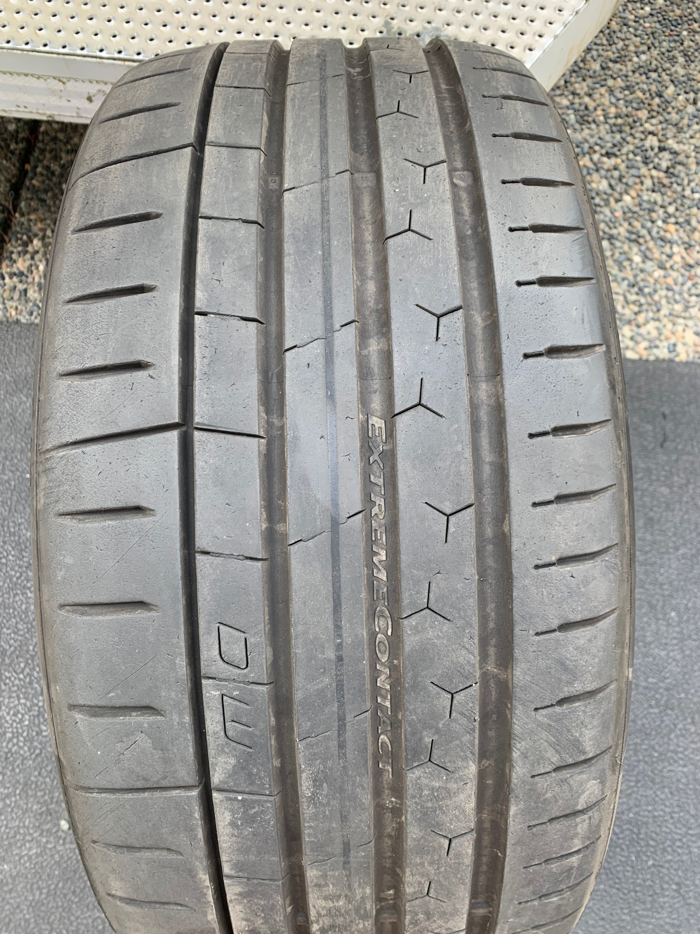 PAIR of 245/40/18 Conti Extreme contact Sport 02 good tread