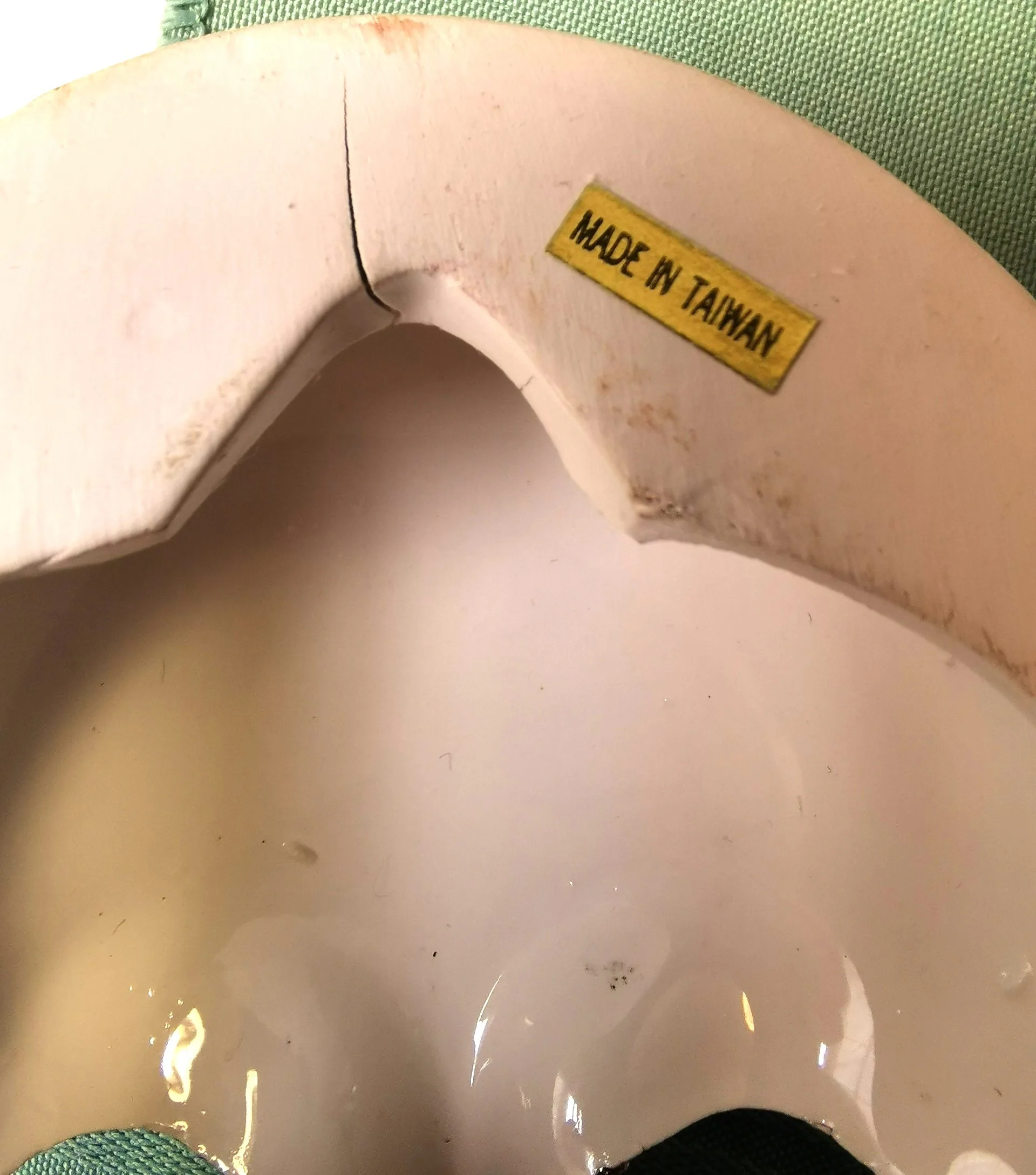 Pair of Vintage Ceramic Masks Hand Painted Made in Taiwan image indicator(9)