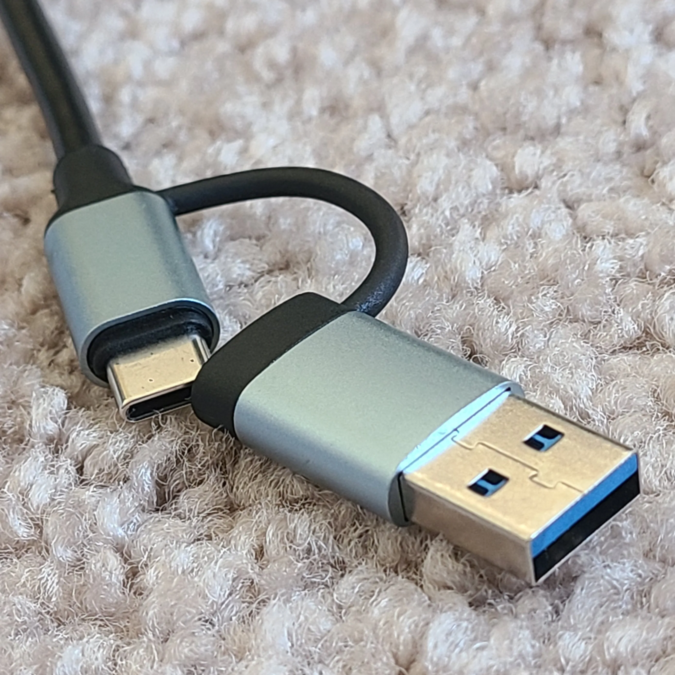 8-in-1 USB 3.0 / USB-C Hub for laptop or PC/Mac image indicator(7)