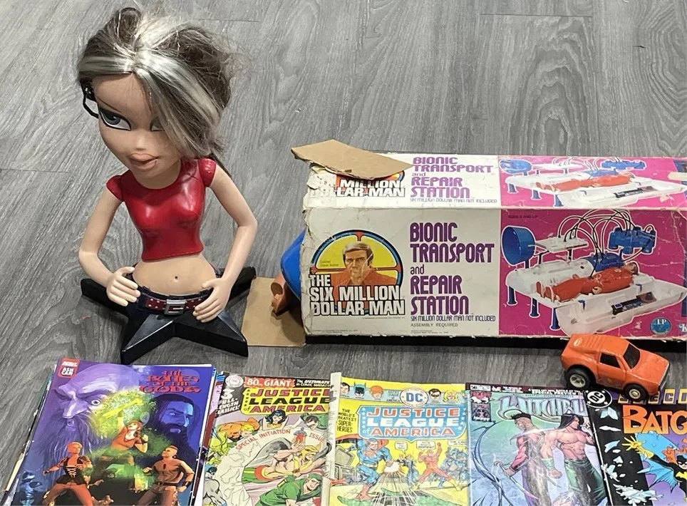 Misc Vintage Collectibles – Toys, Comics, Figures, Tin Cars image indicator(10)