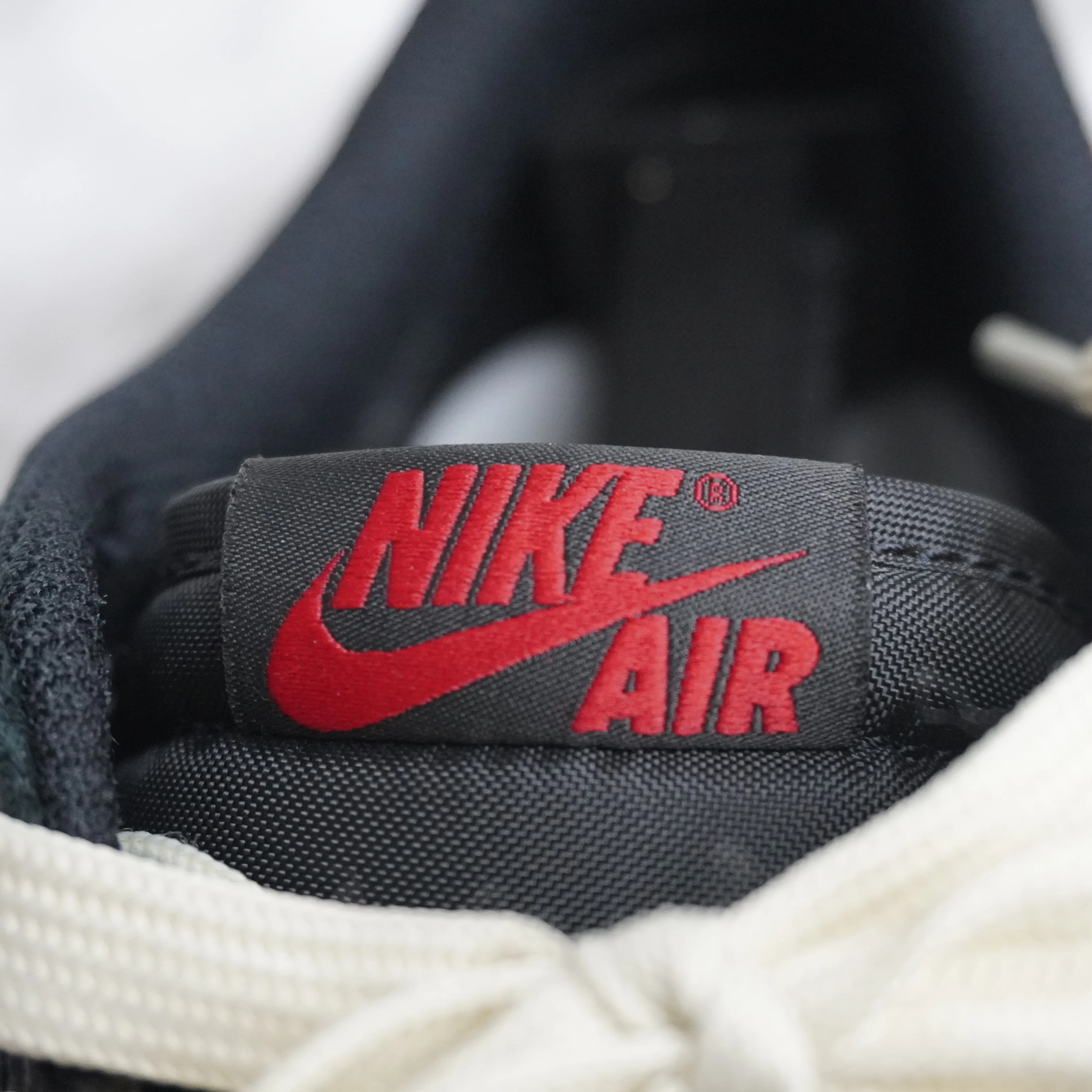 Air Jordan 1 Low 'Black Toe' image indicator(8)