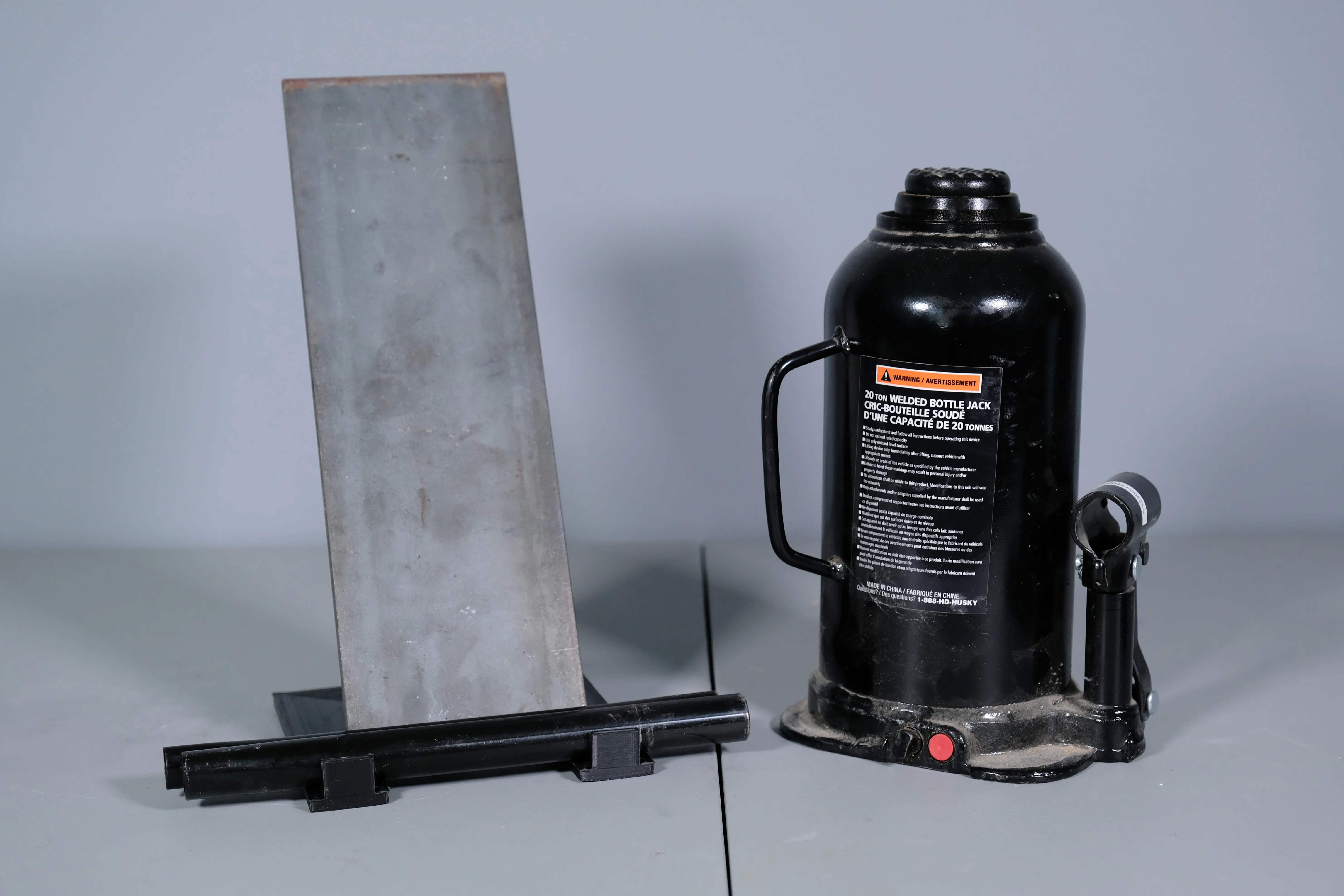 Husky 20 Ton Welded Bottle Jack w/ Acc. thumbnail