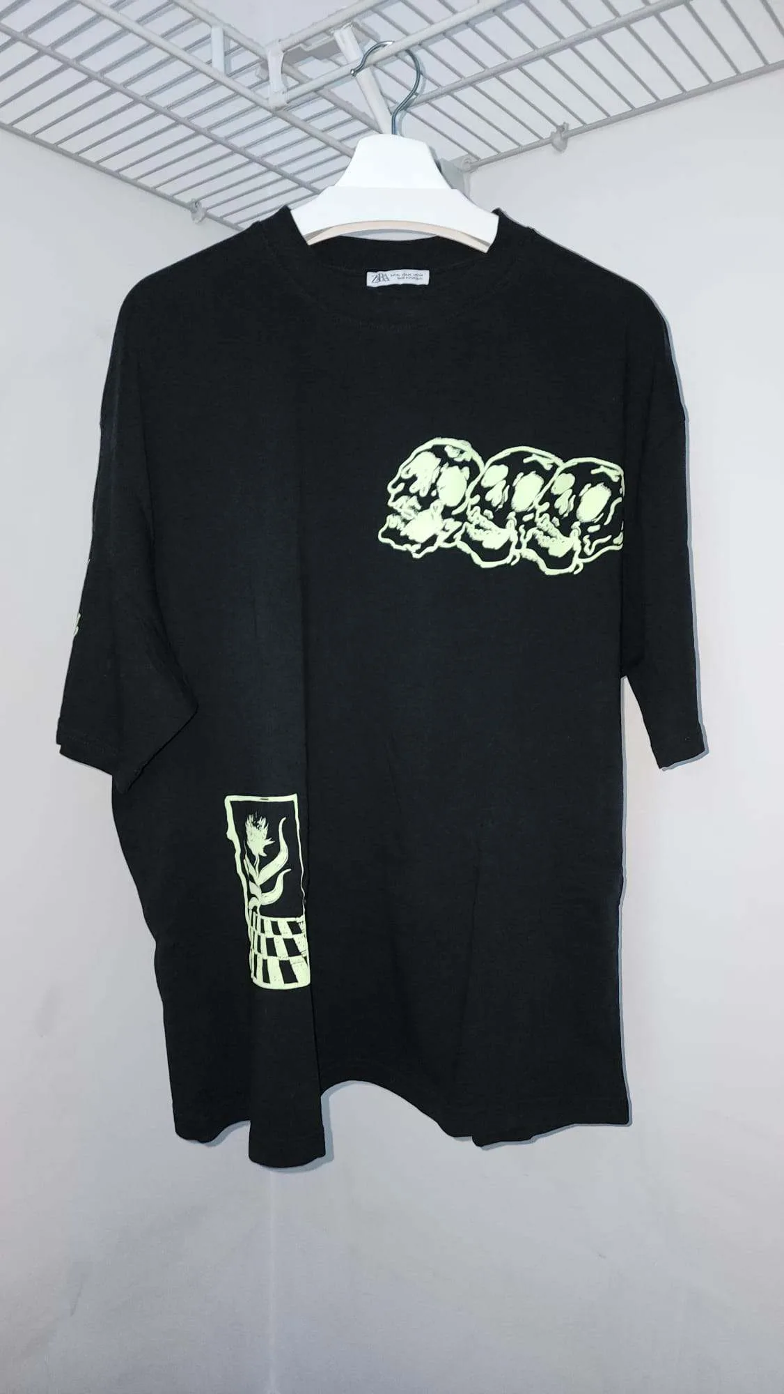 ZARA - T-Shirt - Size XL (sizing in description) thumbnail