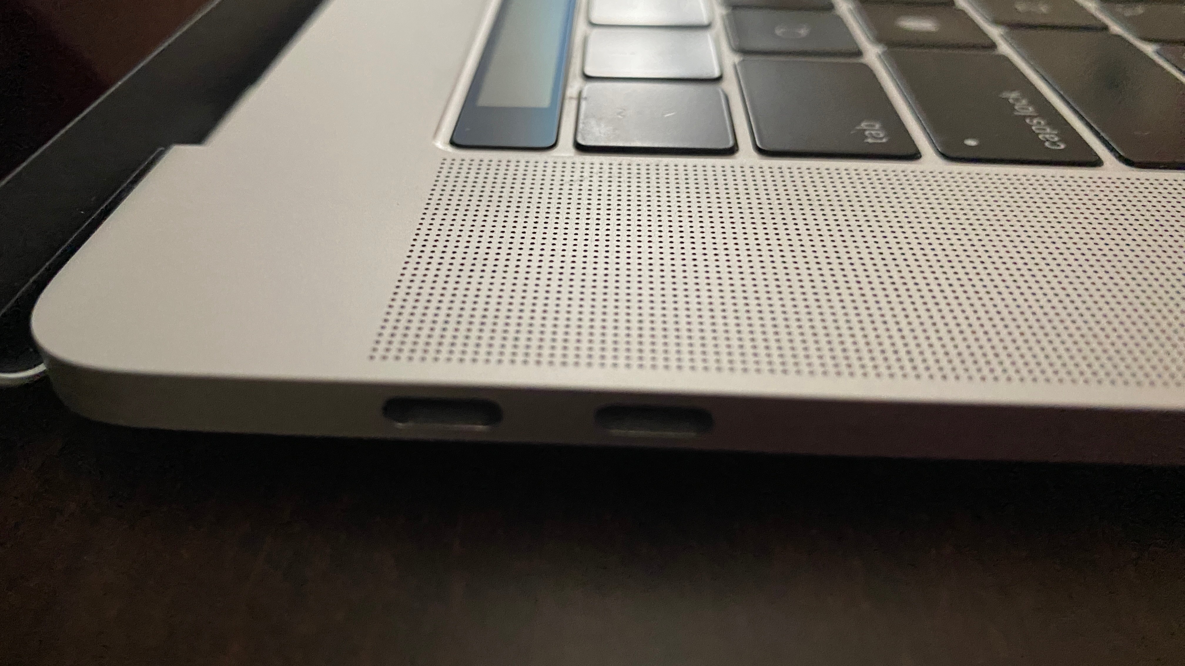 15-inch MacBook Pro – Silver – Late 2019 model - photo 5