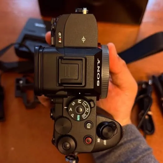 Sony A7R V Full Frame Mirrorless Interchangeable Camera image indicator(3)