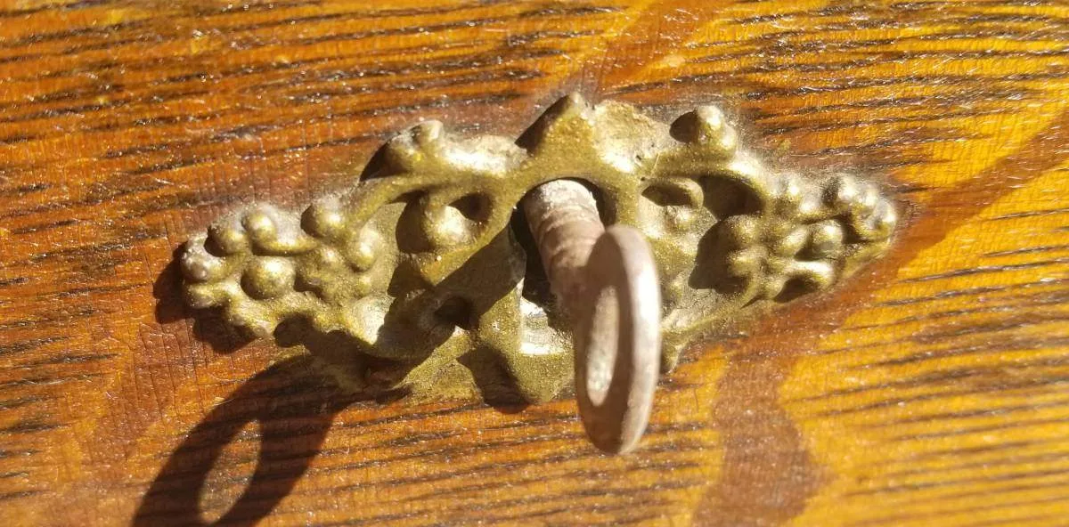 Antique Tiger Oak Sideboard Buffet with Hutch & Key image indicator(2)