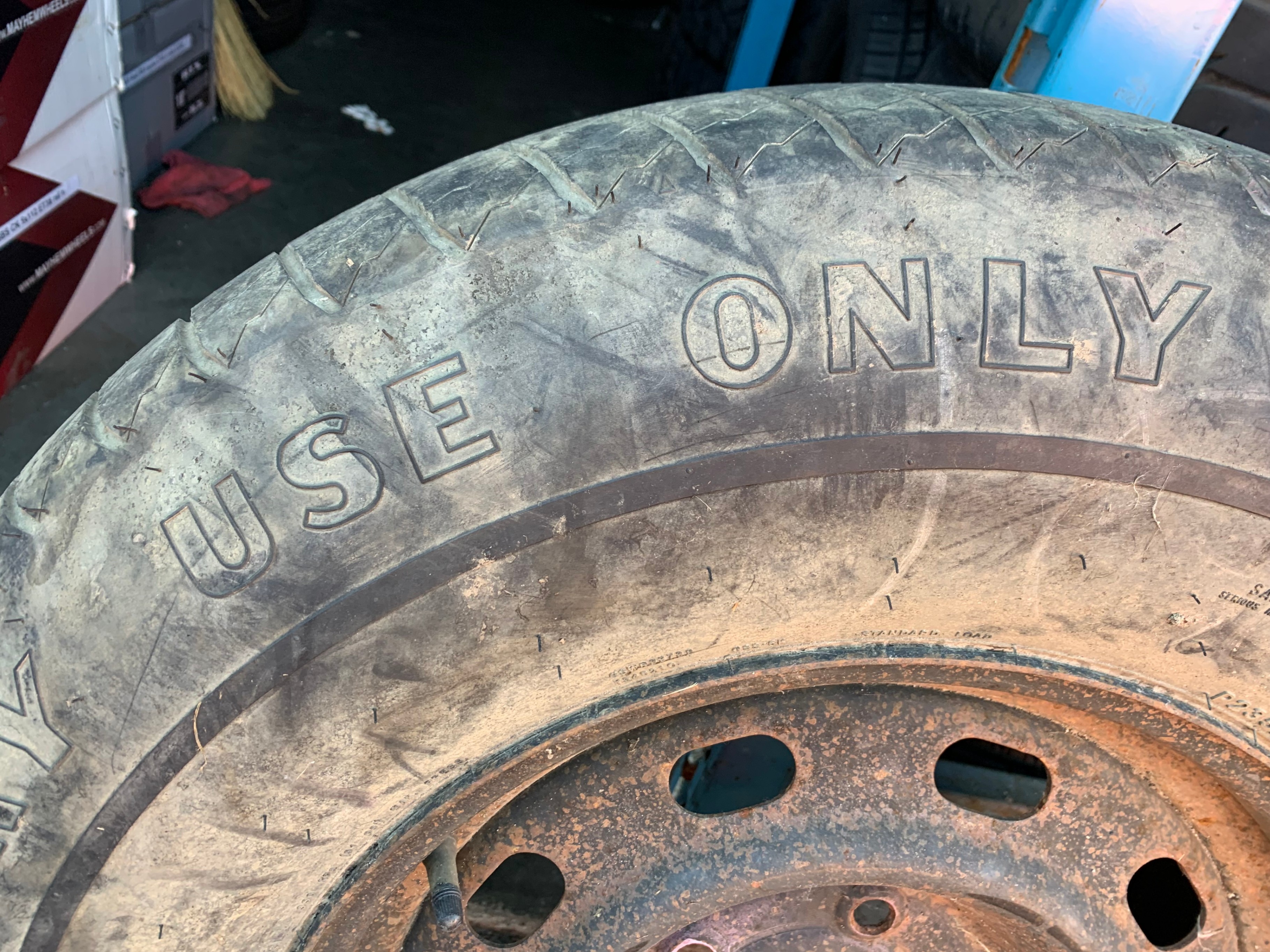 1 x 17" single emergency spare for Dodge Ram 5 Lug good shape - photo 2