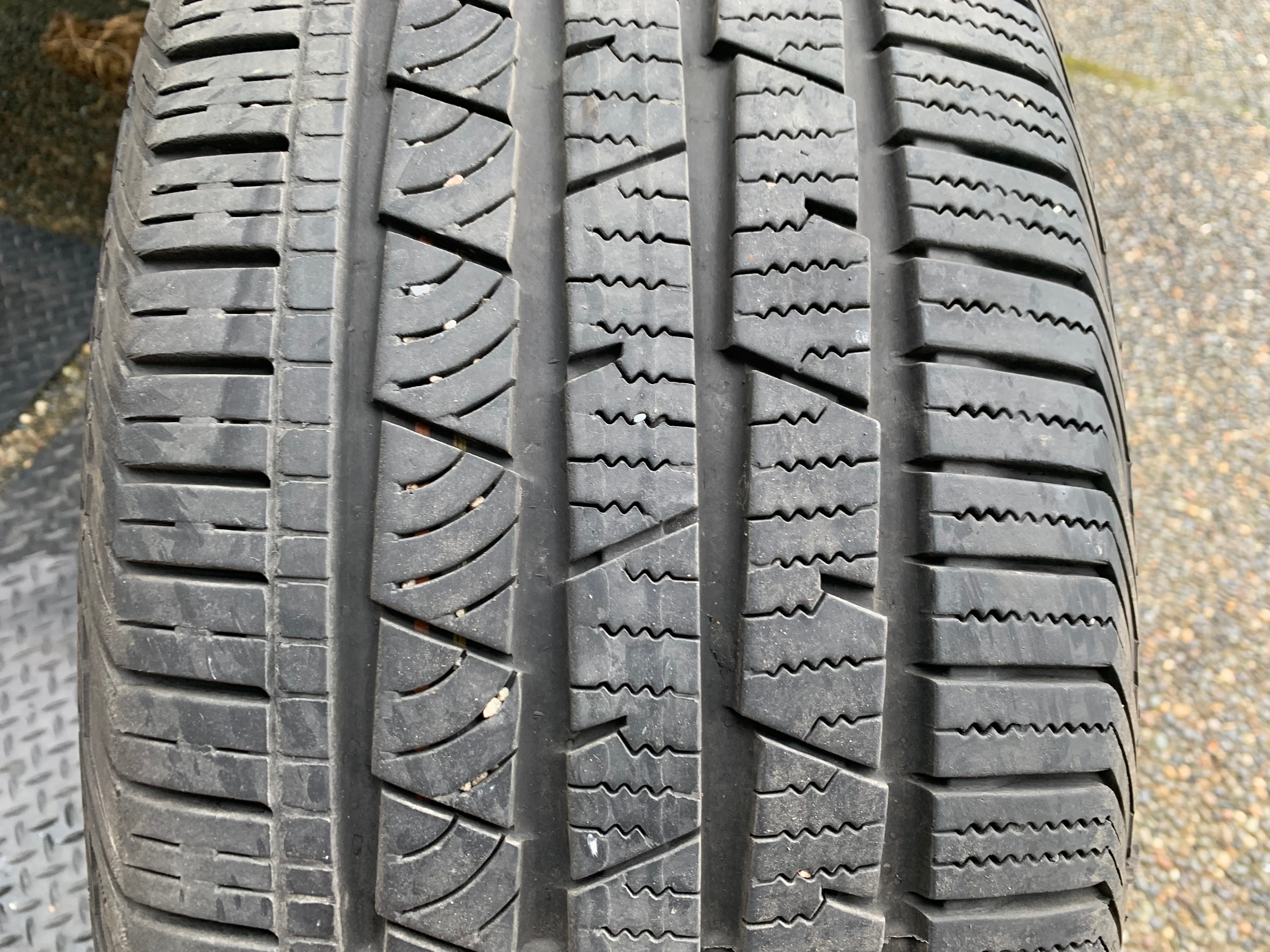 1 x single 245/60/18 Continental cross contact LX Sport with 75% - photo 2