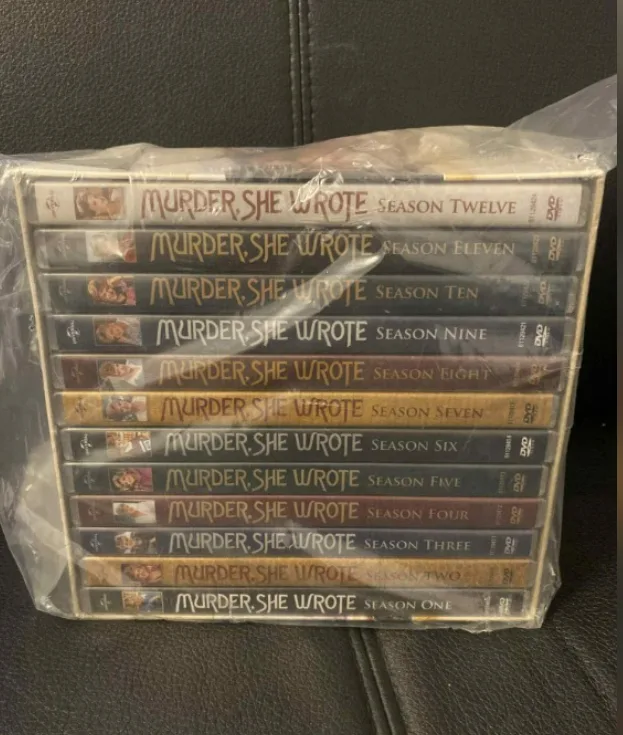 Murder, She Wrote-The Complete Series, 12 DVDS image indicator(2)