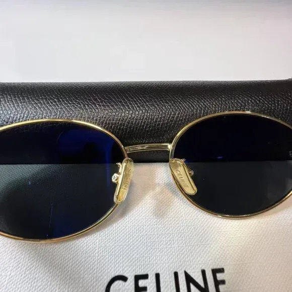 Celine Triomphe CL40235U Sunglasse Gold Green Lens UV Protection image indicator(7)