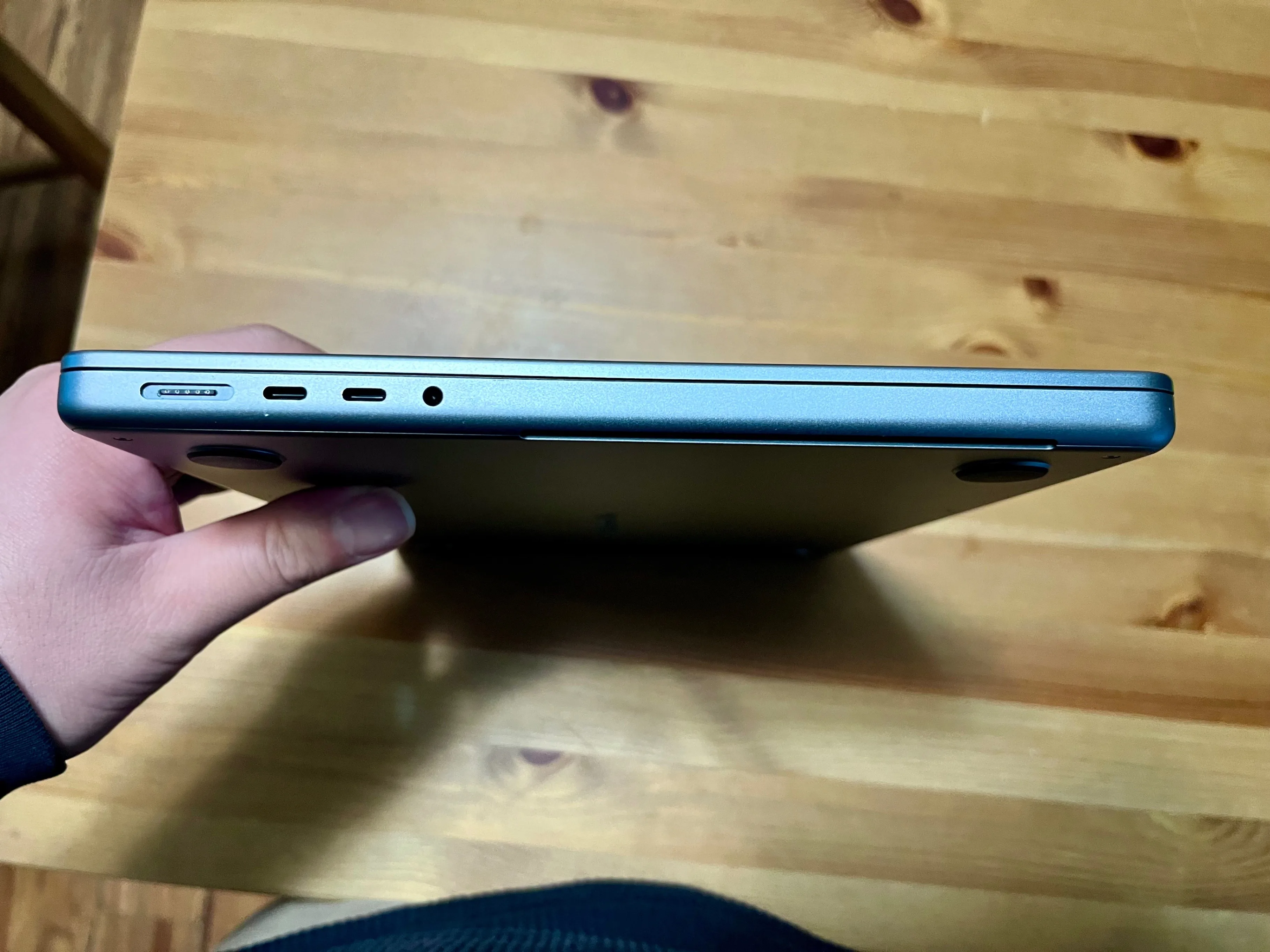 MacBook Pro 14-Inch, M1 Pro - 1TB, One-Year AppleCare  image indicator(7)