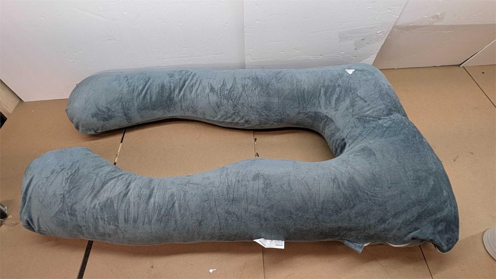 Chilling Home Pregnancy Pillow - photo 3