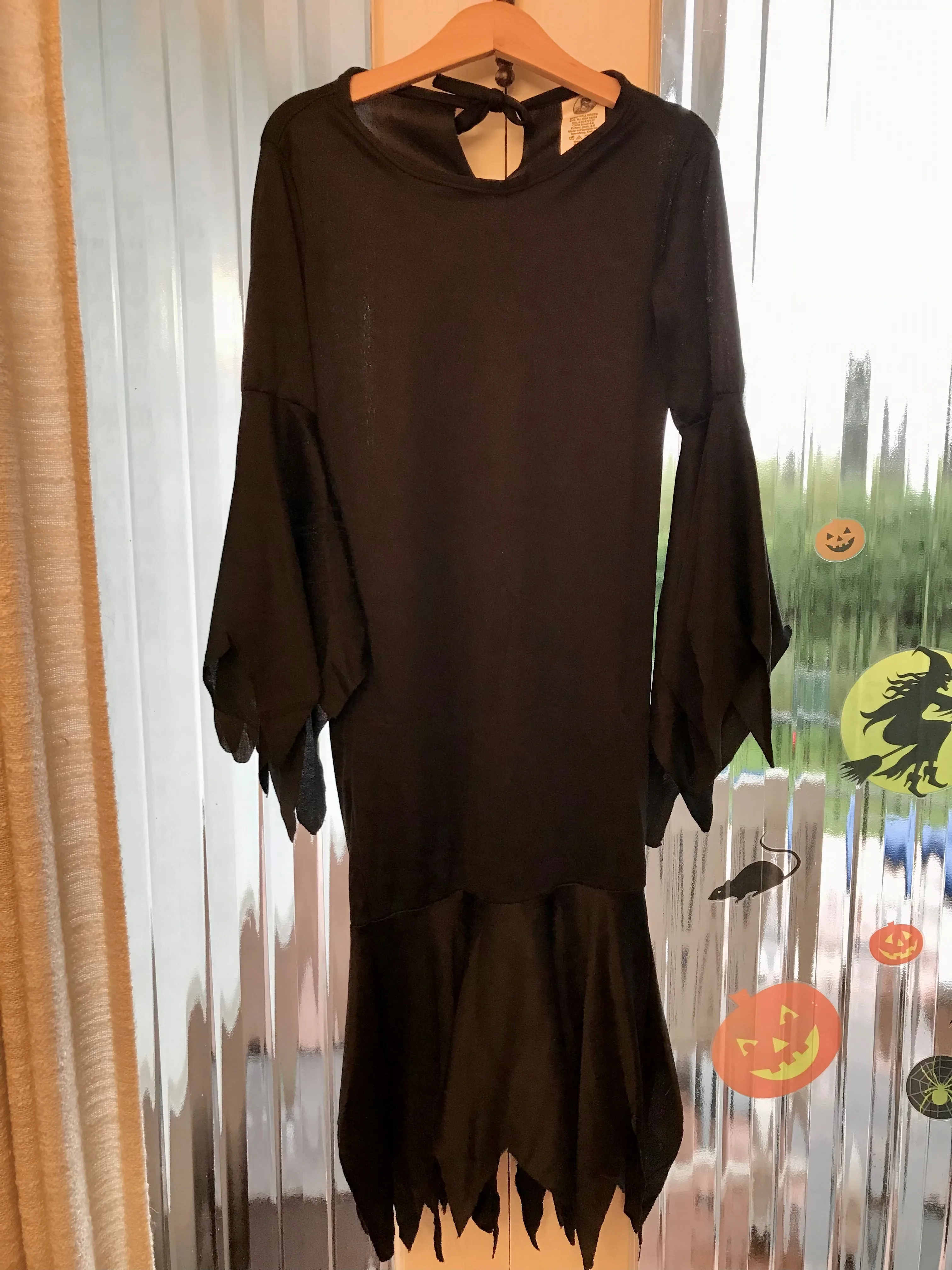 "Morticia" Kid's Halloween Costume image indicator(3)