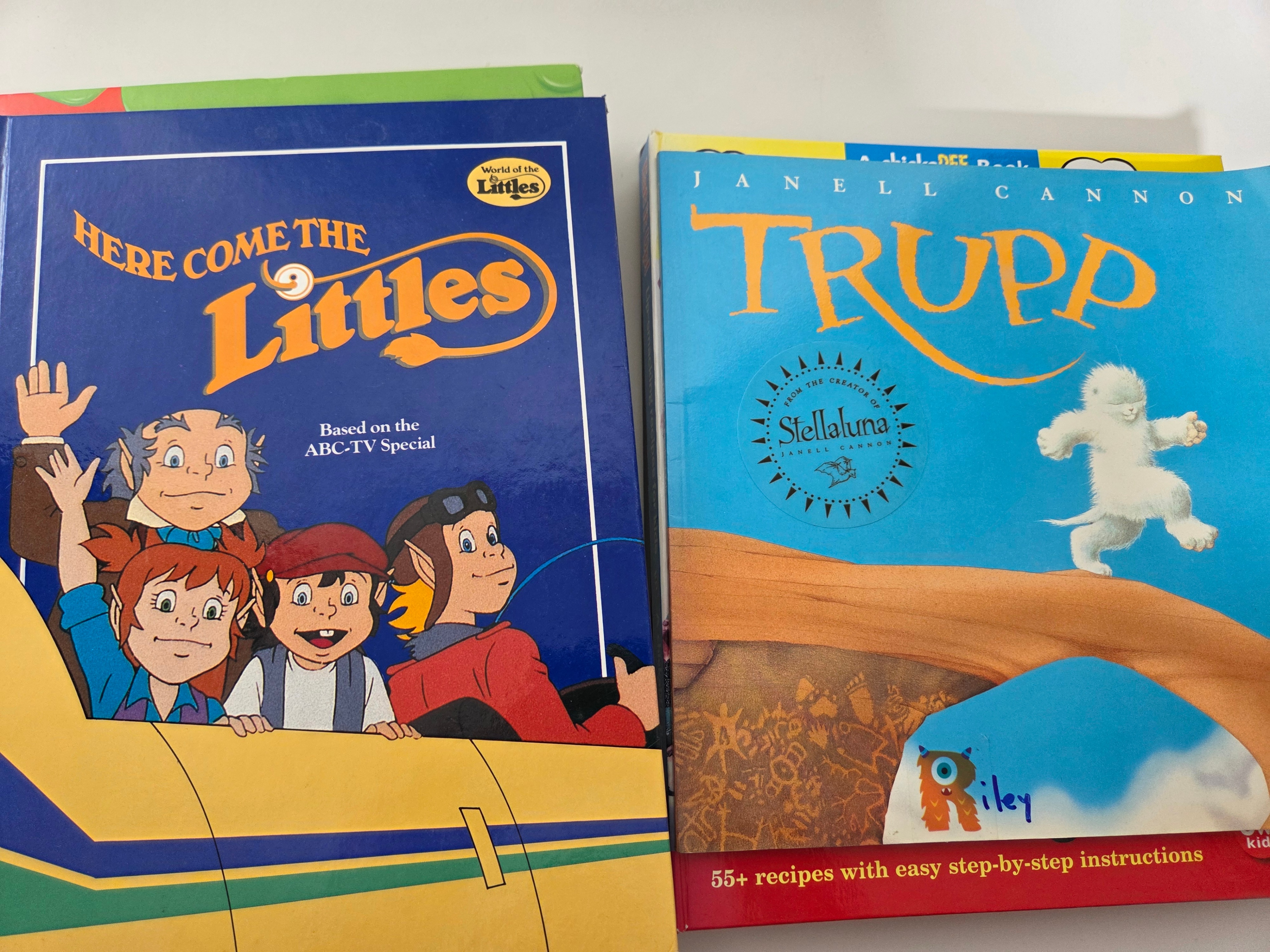 Children’s Books Lot – 8 Mixed Titles - photo 4