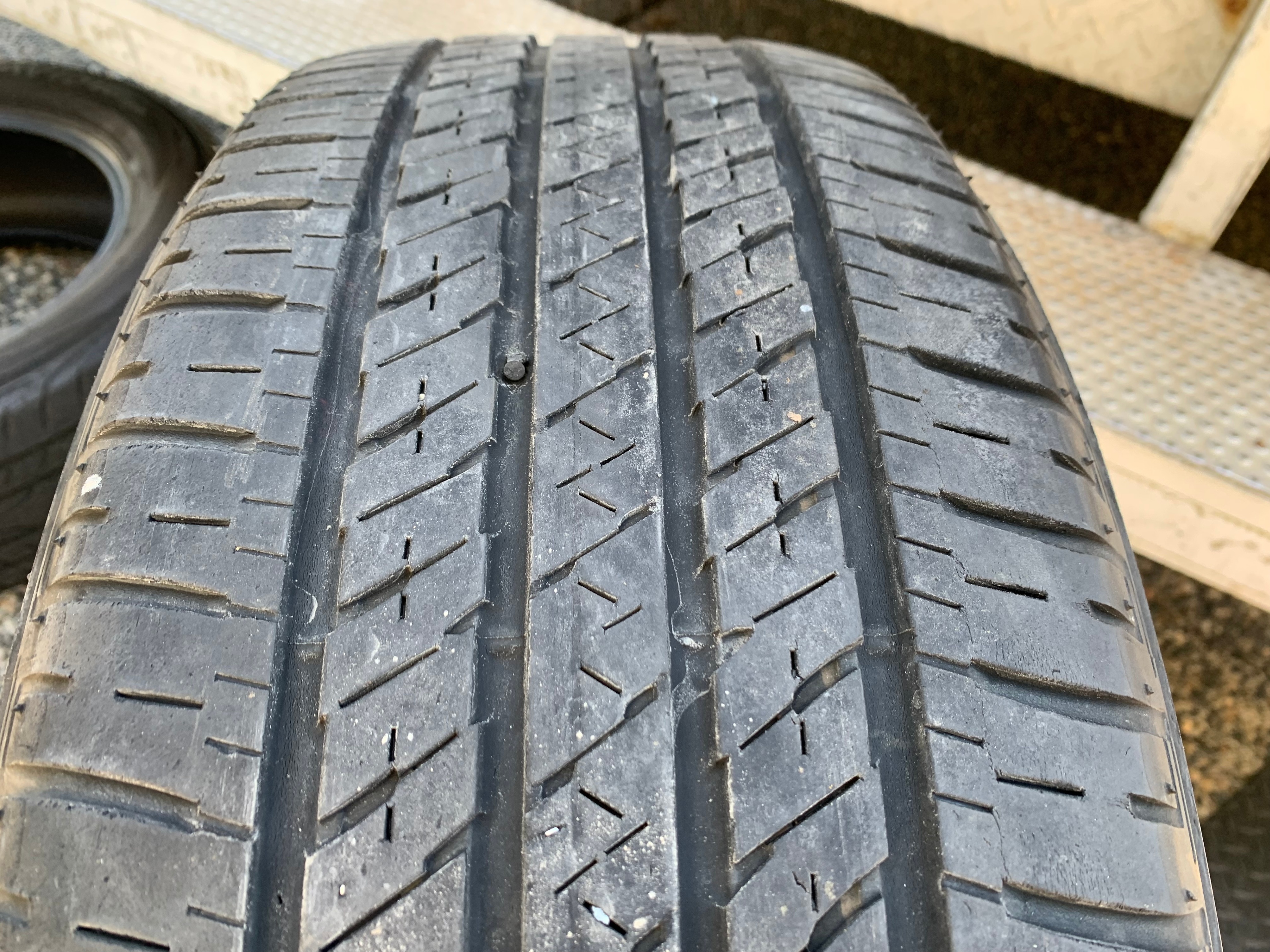 1 x single 225/55/19 M+S bridgestone ecopia H/L422+ 55% tread - photo 3