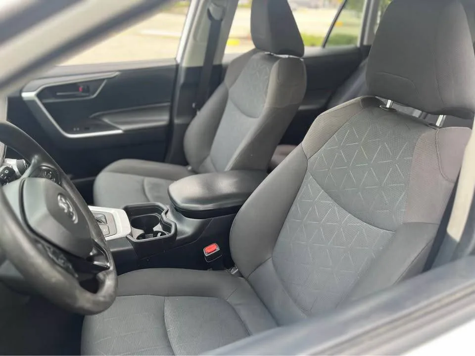 2019 Toyota RAV4 LE Hybrid image indicator(9)