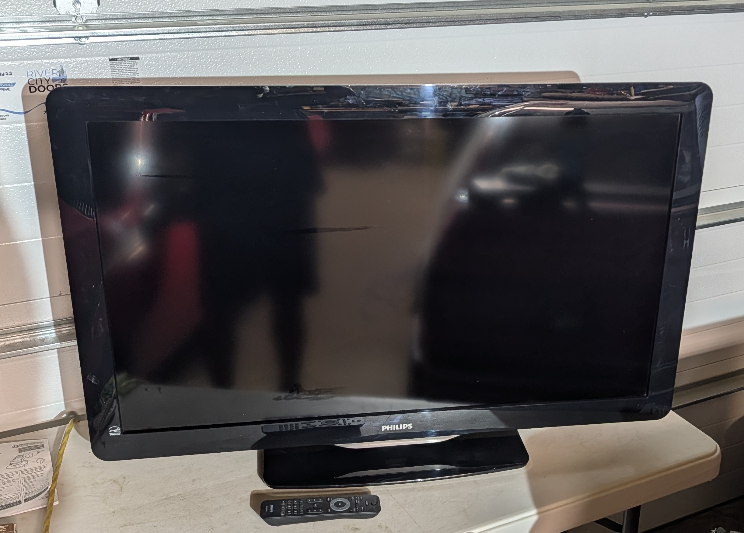 Phillips 40” 40PFL3706 LCD TV 1080P