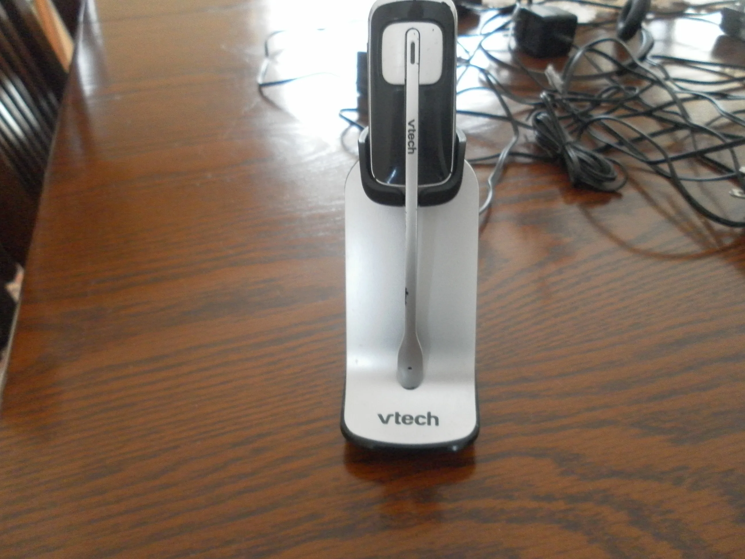 VTech digital answering system with caller ID plus Bluetooth image indicator(3)