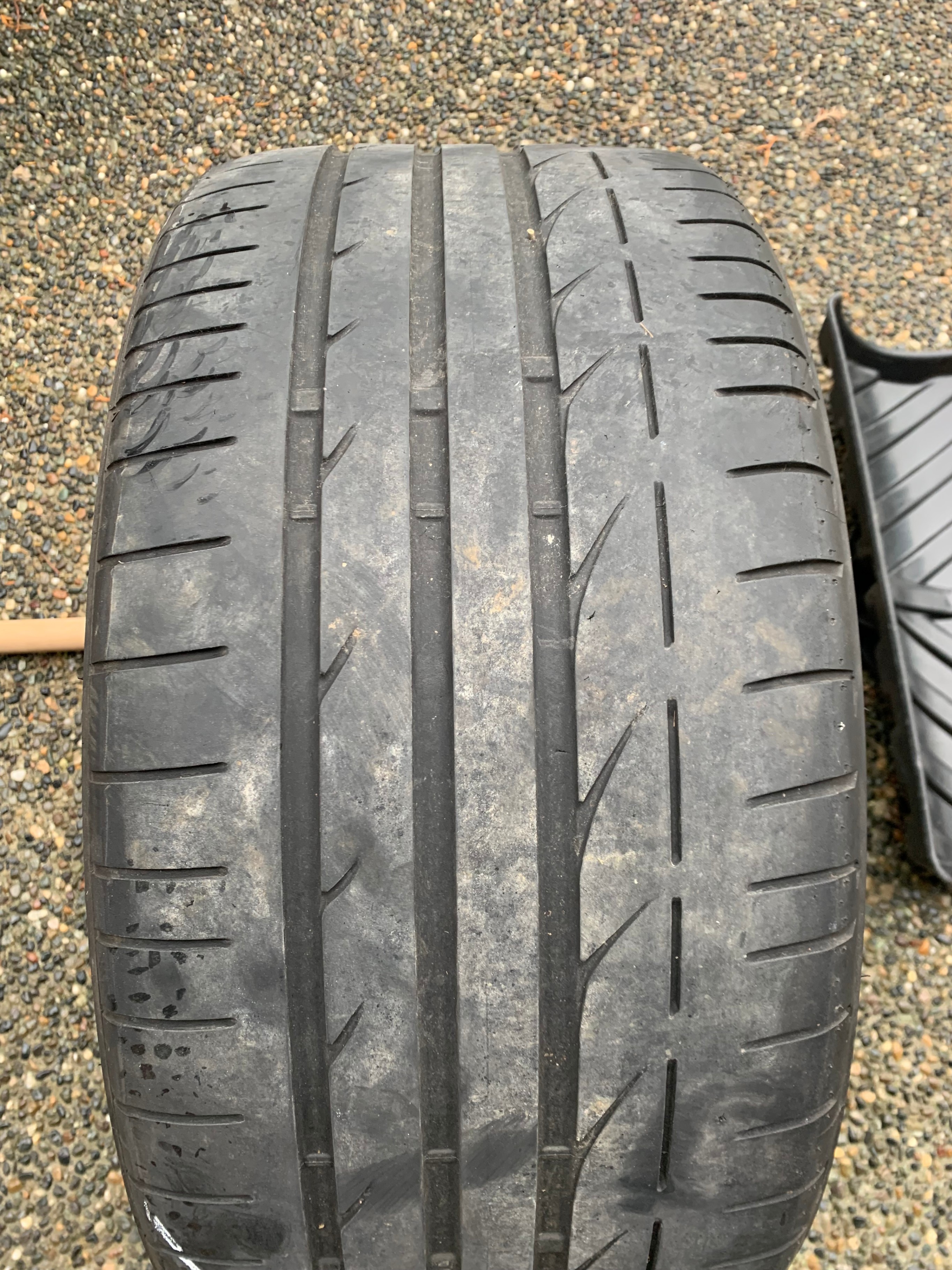 1 X single 255/35/19 92Y Bridgestone Potenza S001 RFT 45% tread