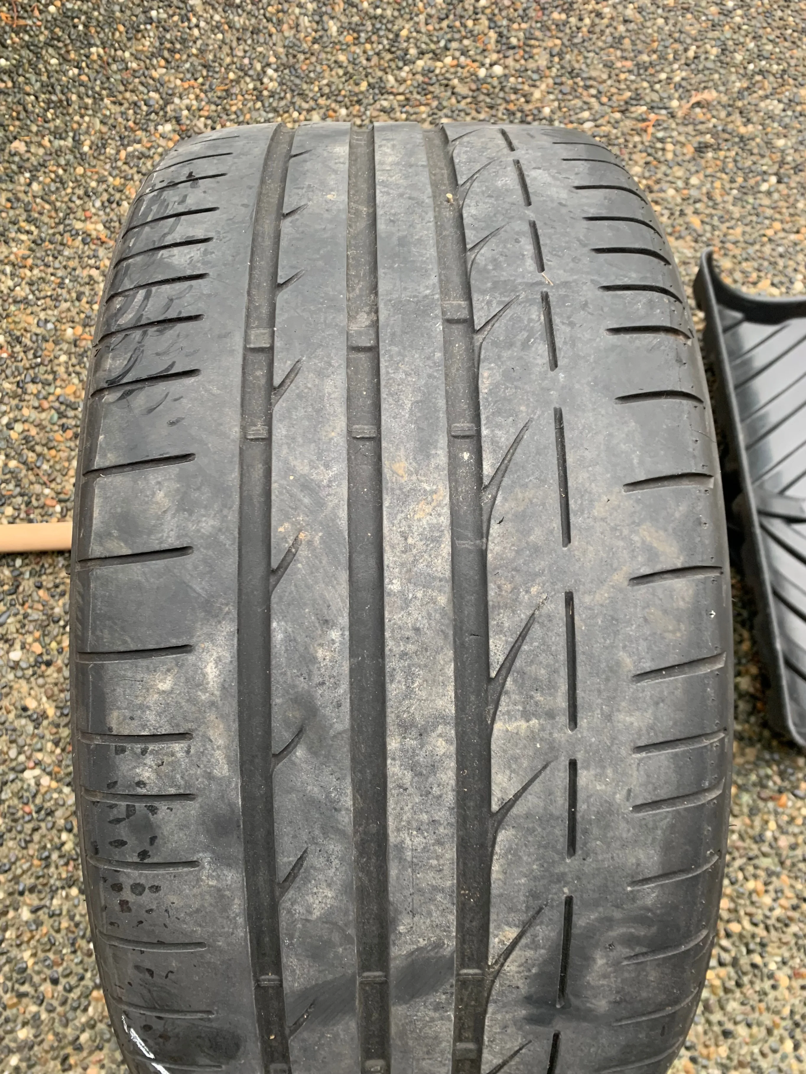 1 X single 255/35/19 92Y Bridgestone Potenza S001 RFT 45% tread thumbnail