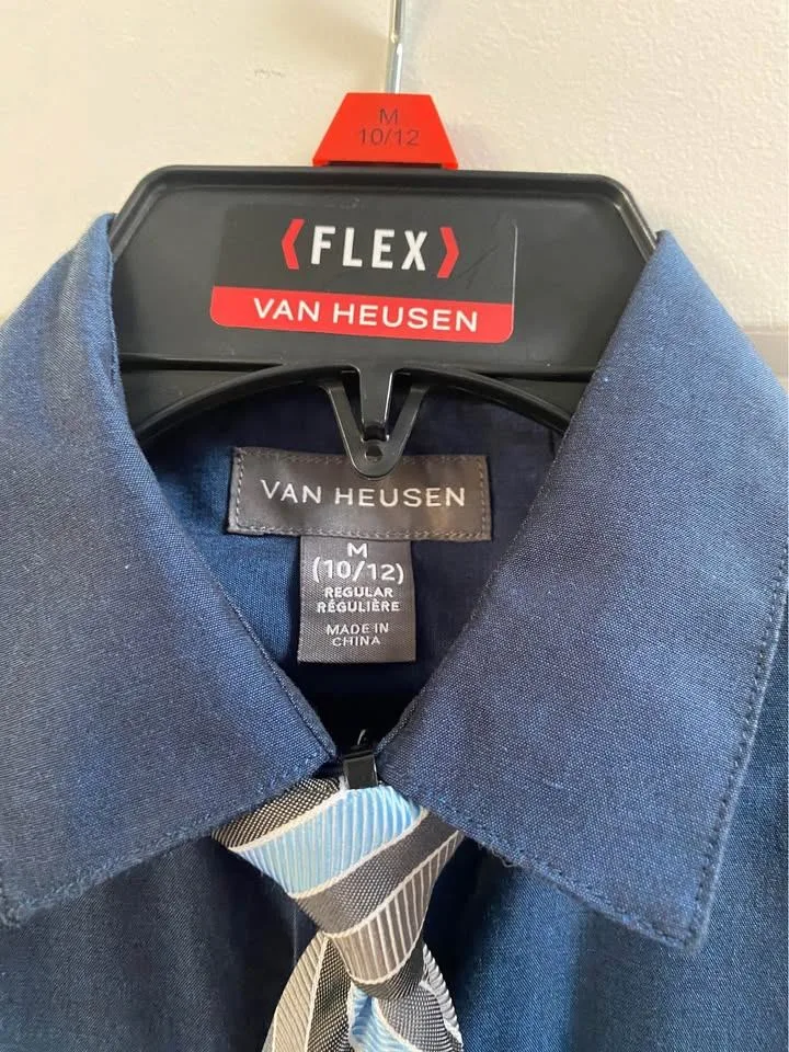 Boy's Van Heusen Dress Shirts Size M (10/12) image indicator(3)