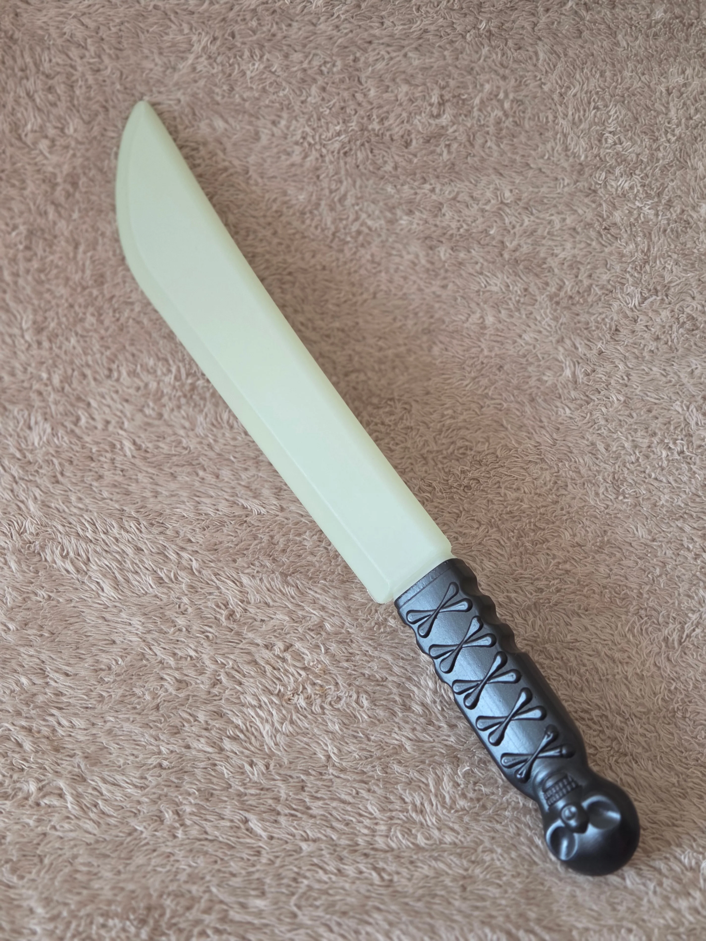 Light Green Plastic Machete Sword – Party Prop