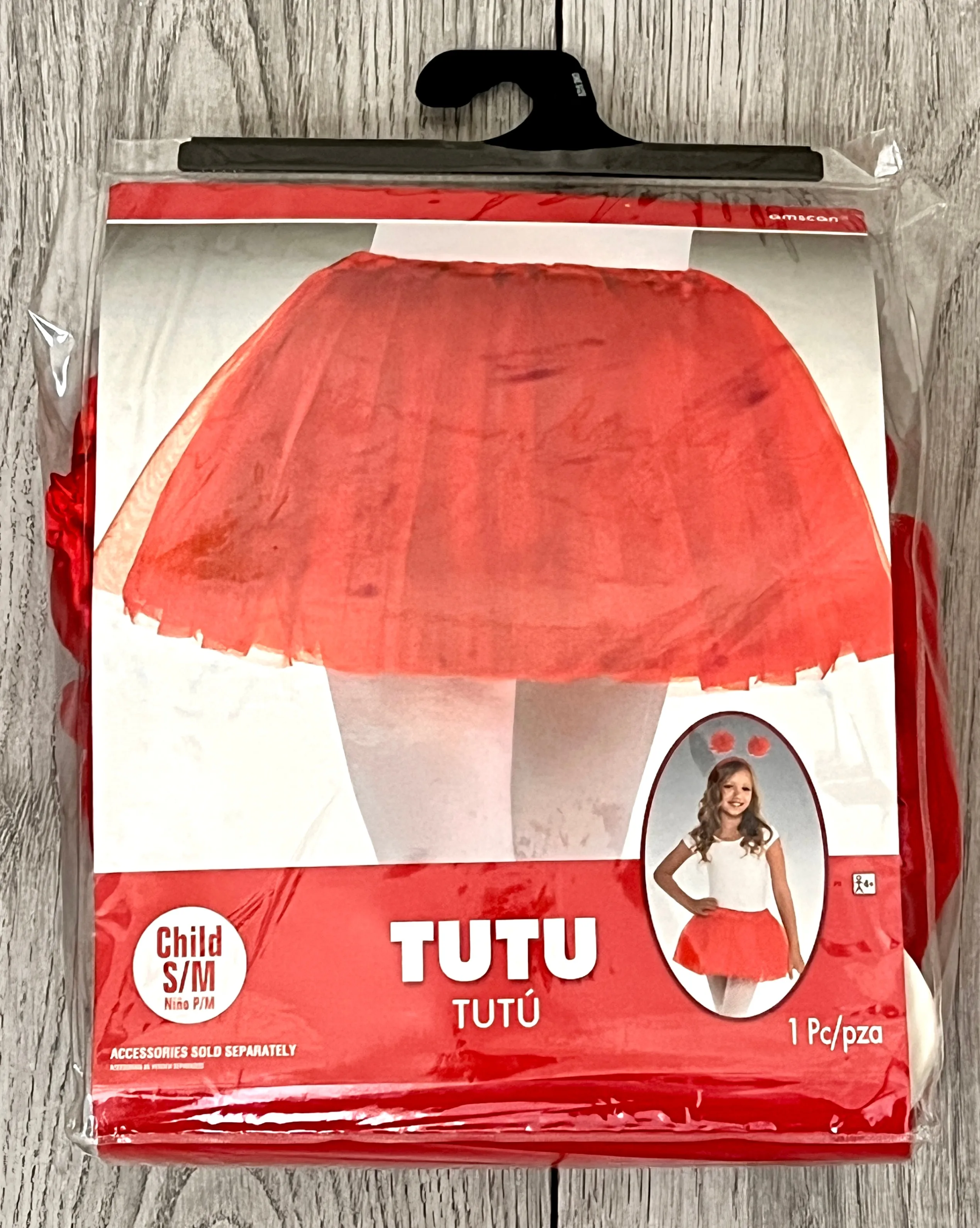 🎃 Fun Halloween Costumes for Sale – Great Condition! 👮‍♂️🏴‍☠️🎀 image indicator(2)