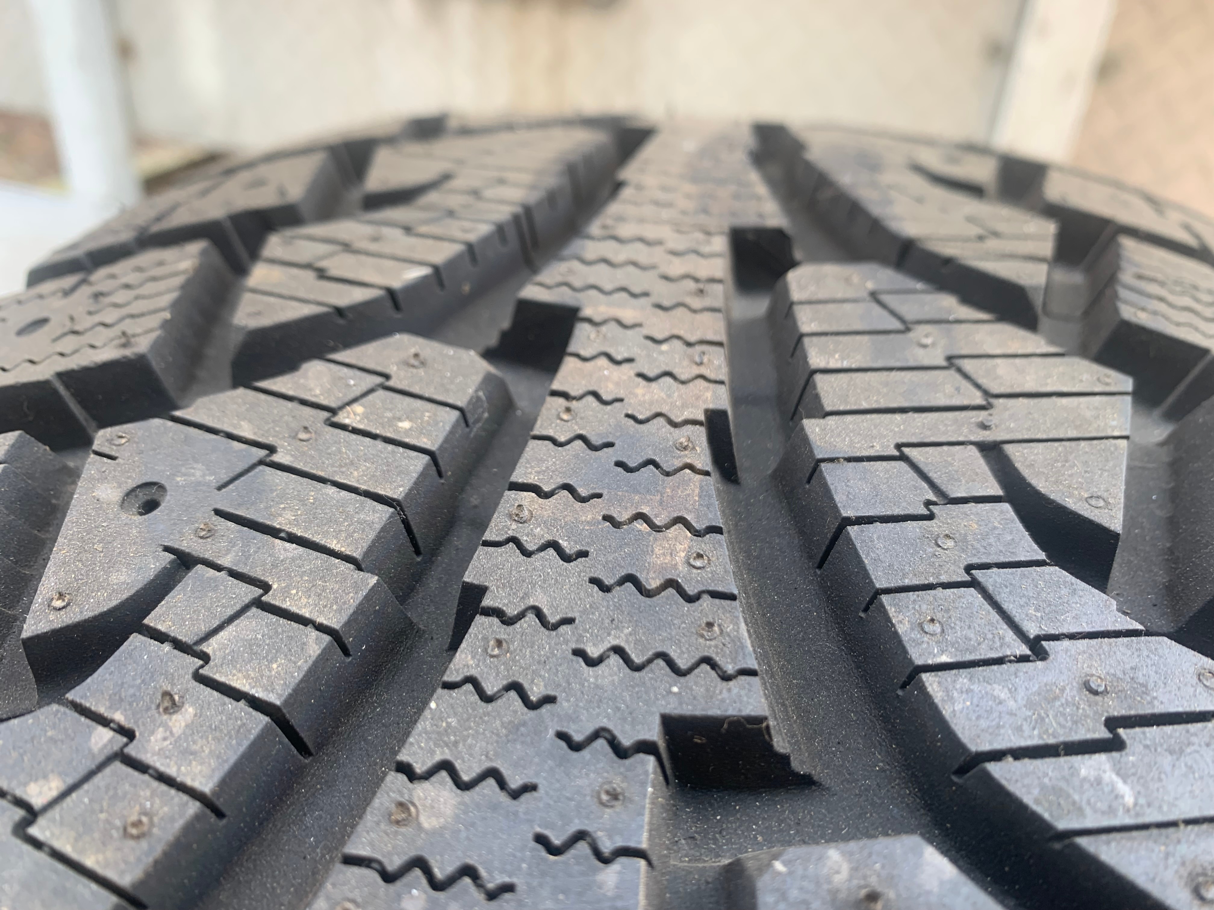 1 X single 265/65/17 Hankook Ipike RW11 Winter tire brand new - photo 4