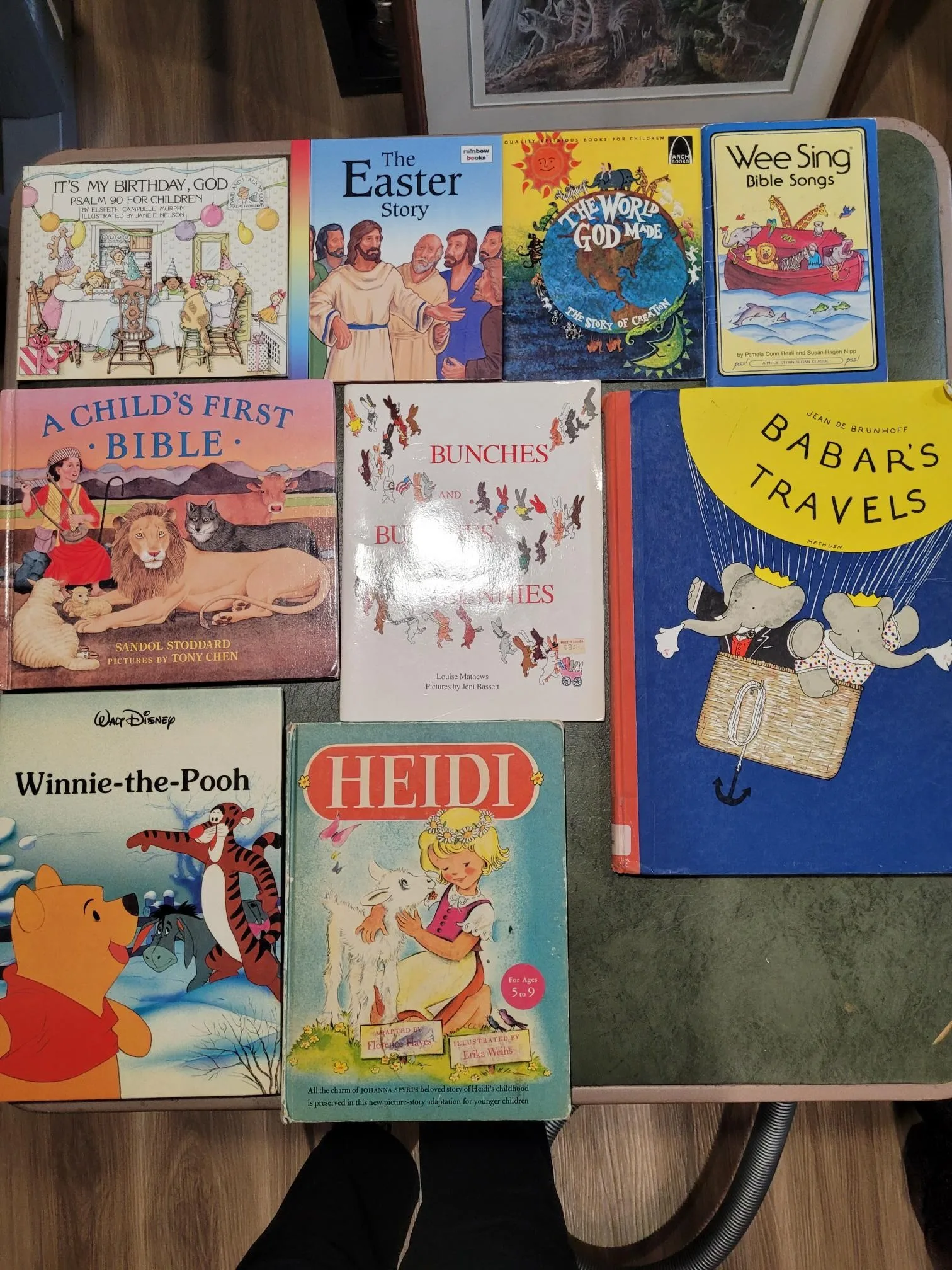 Children's Books - 4 Lots image indicator(4)