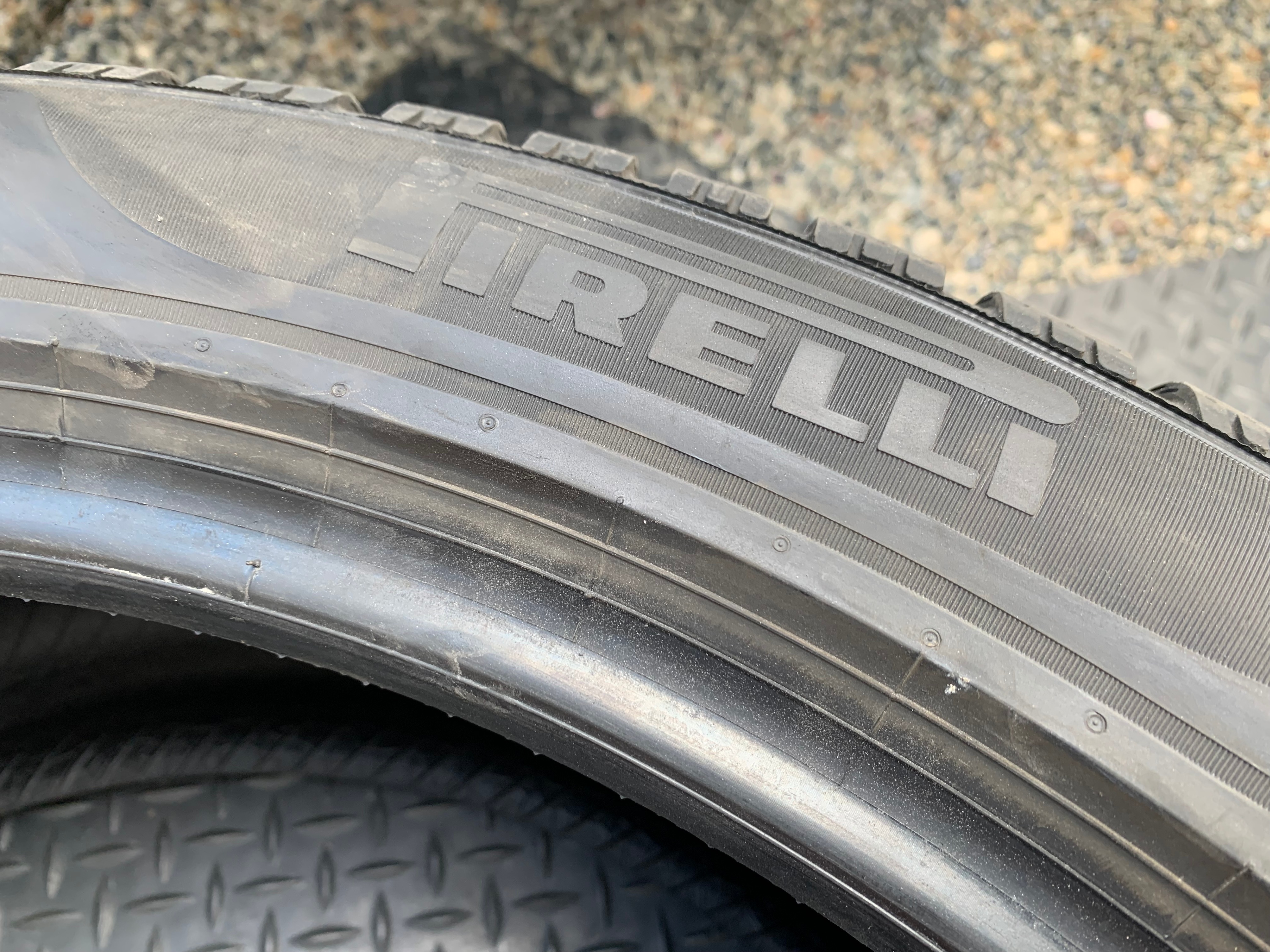1 x single 285/40/23 111V Pirelli scorpion Winter 2 w 85% tread - photo 5