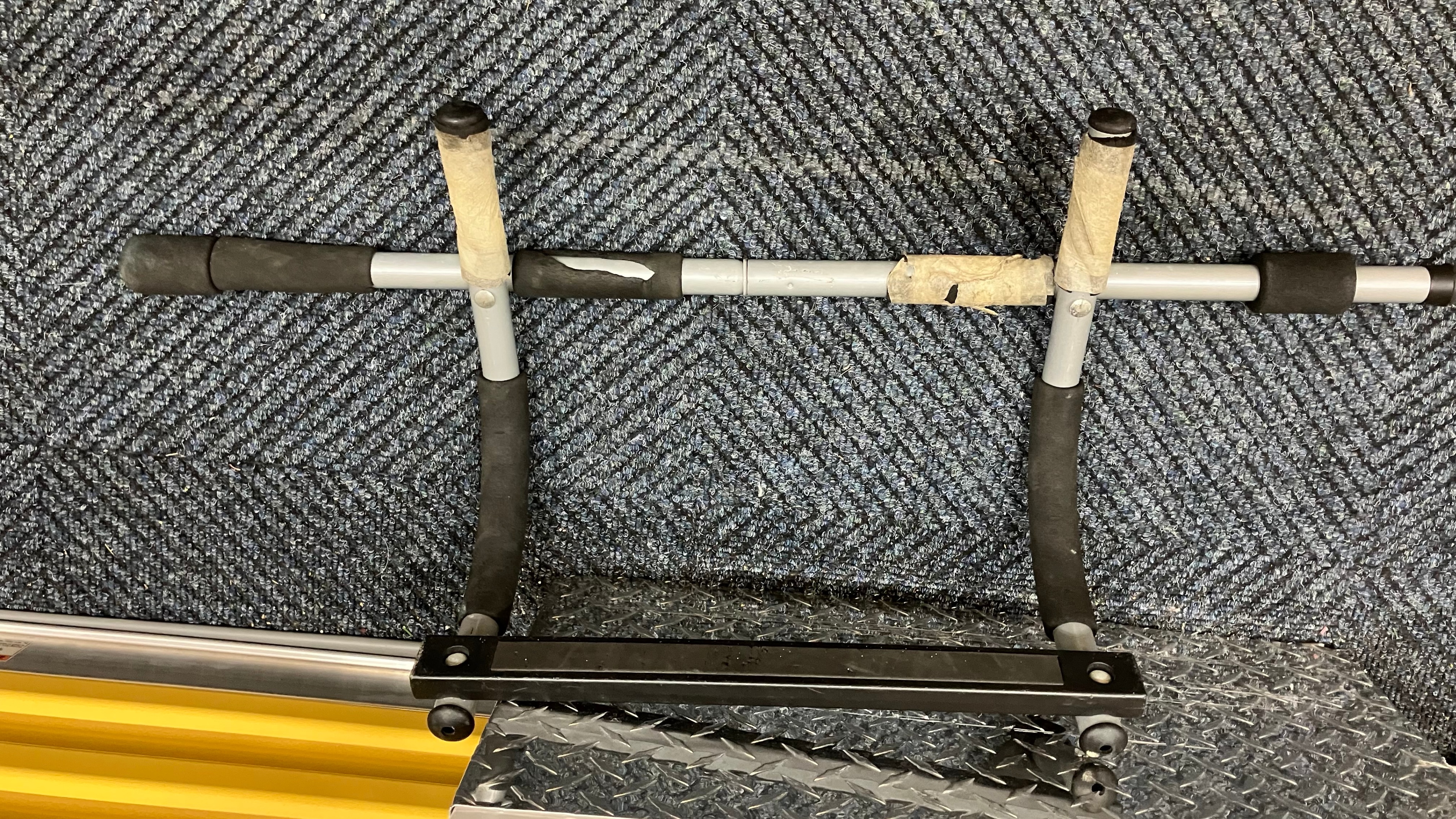 Pullup bar