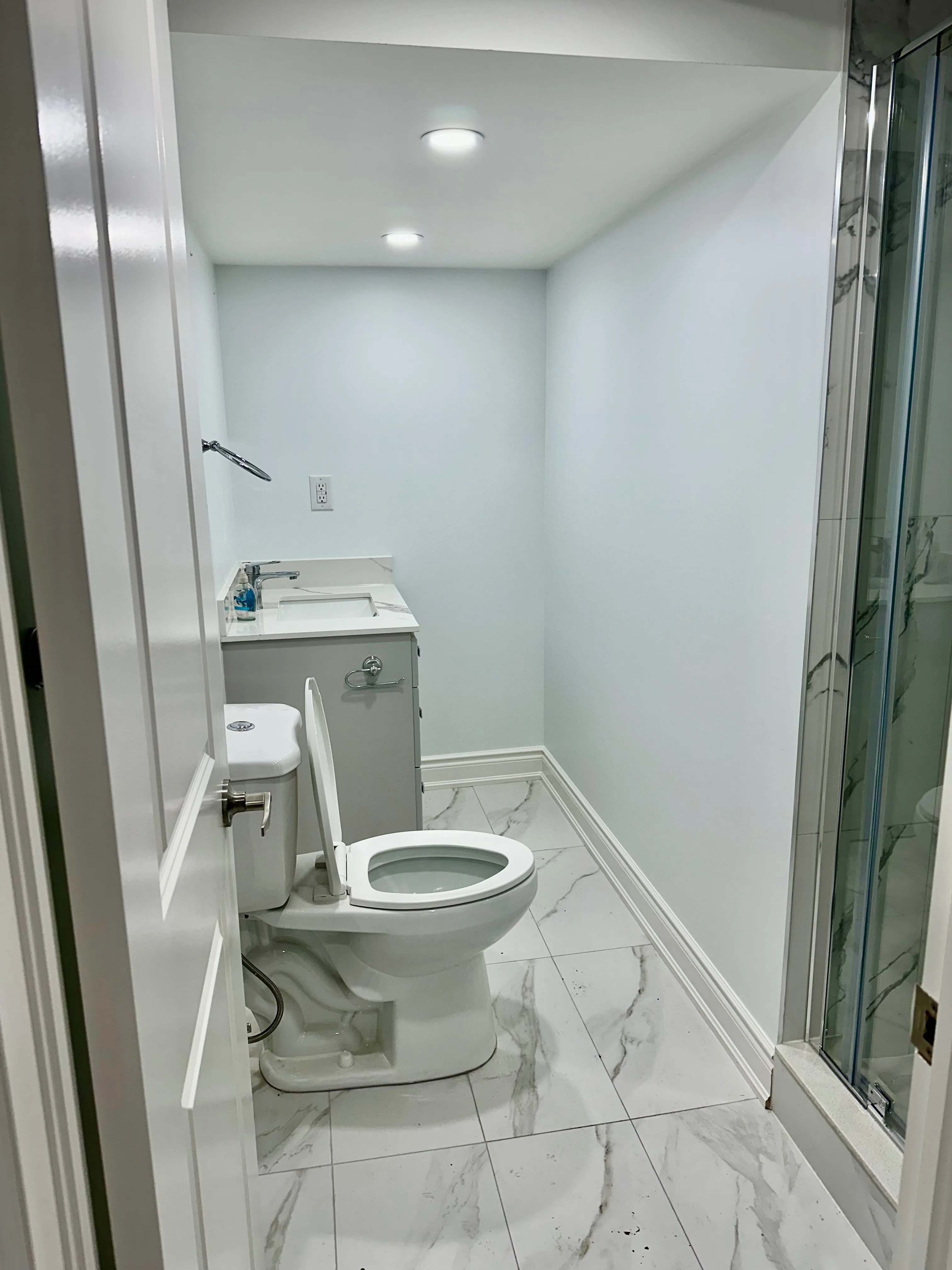 2 Beds 1 Bath Basement for Rent image indicator(3)