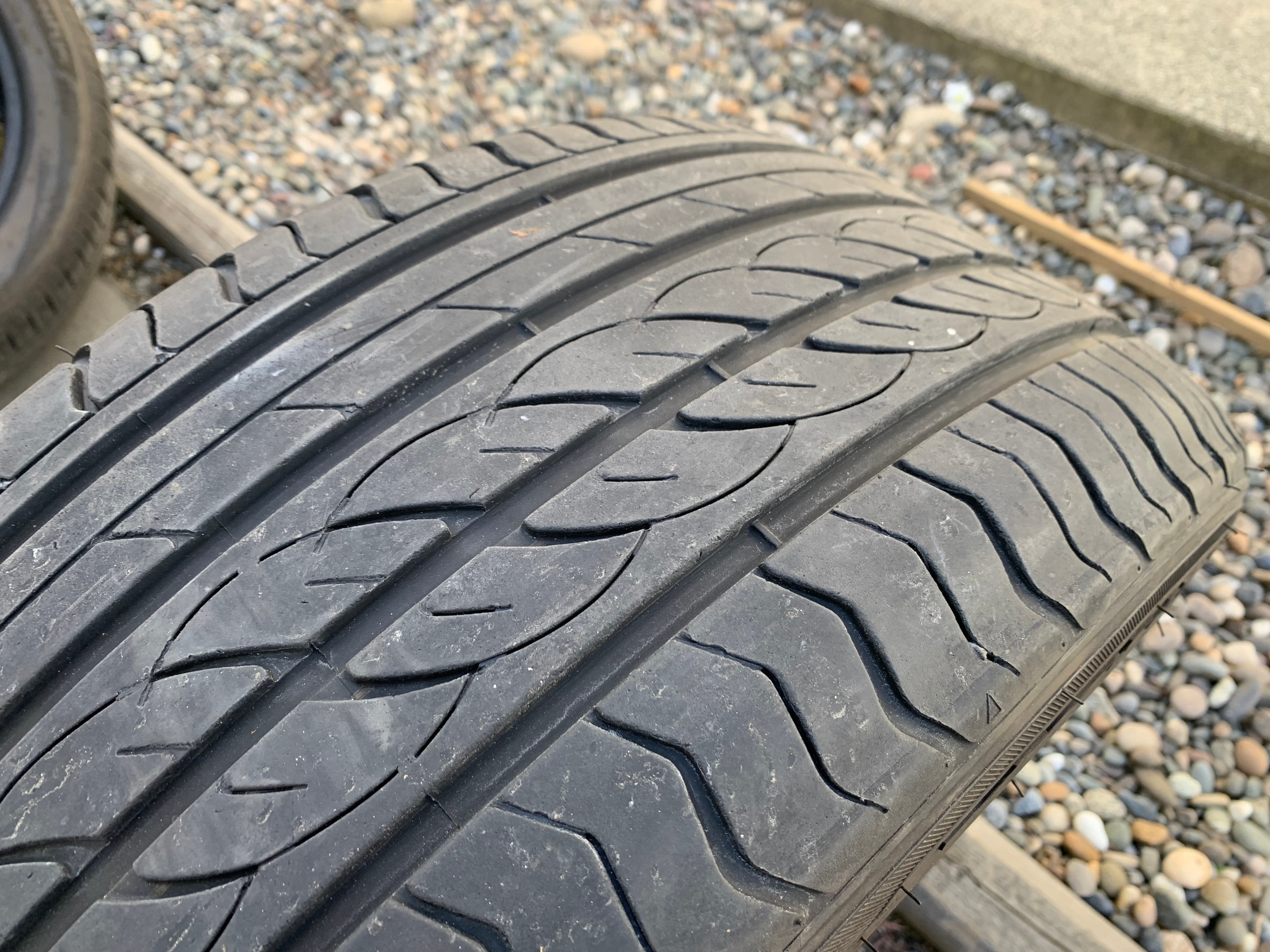 1 X single 245/40/19 98W M+S Joyroad Sport RX6 with 60% tread - photo 4