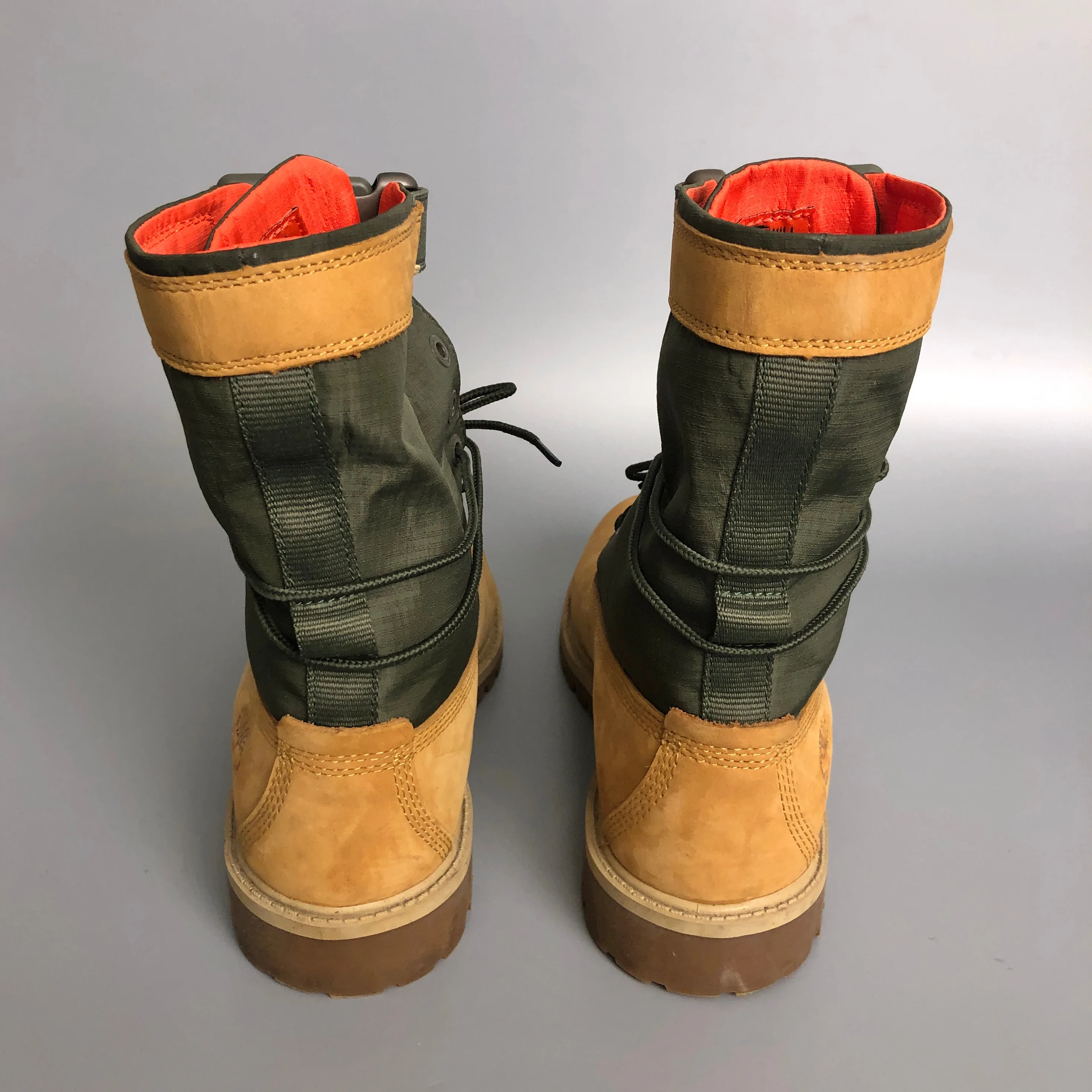L👀k! Very Unique Timberland Suede Boots image indicator(9)