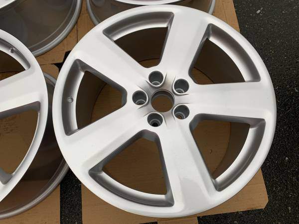 STUNNING - Set of Genuine OEM Audi A8 19x9" ET44 rims Like New - photo 3