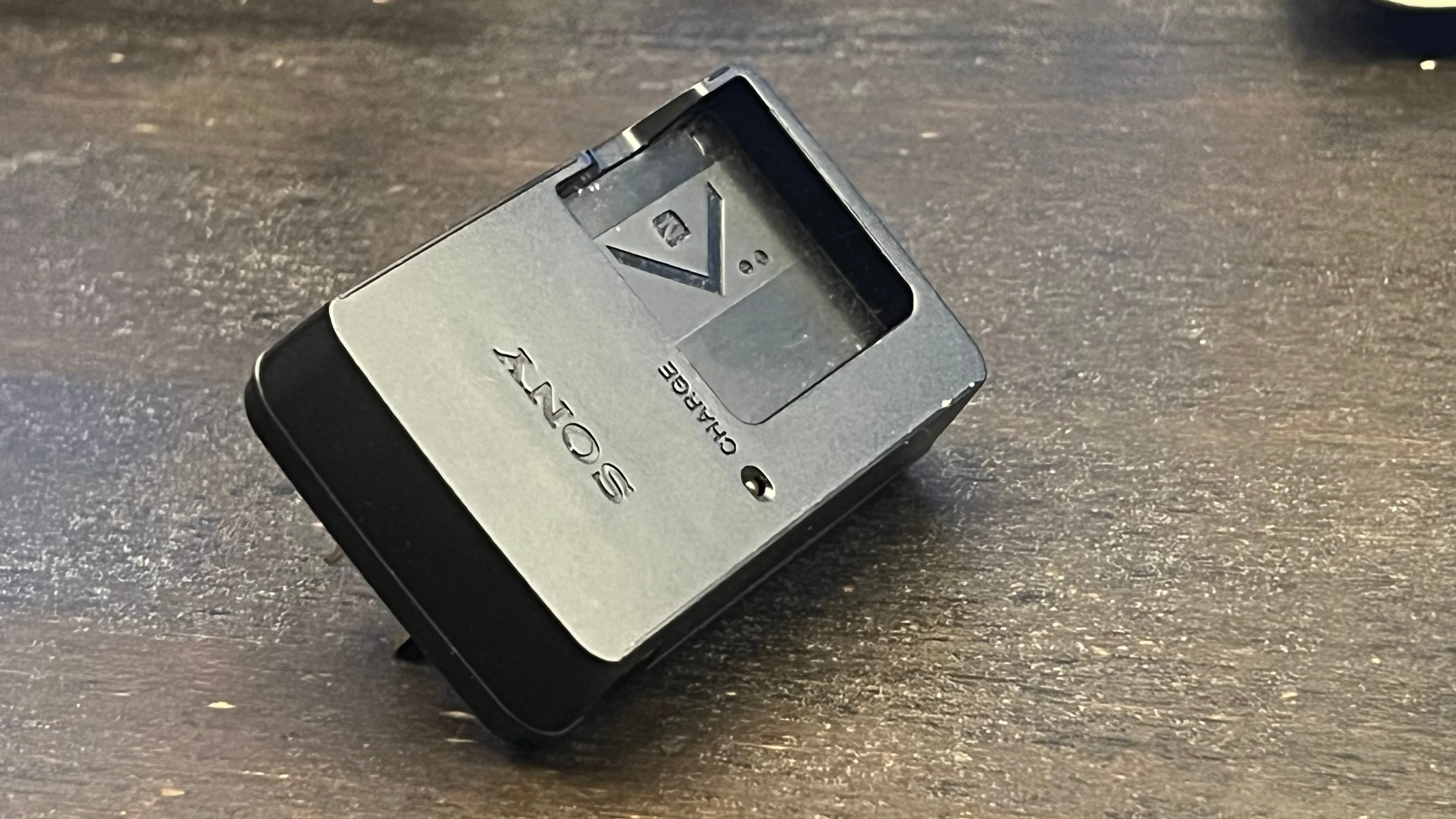 Sony BC-CSNB Battery Charger image indicator(3)