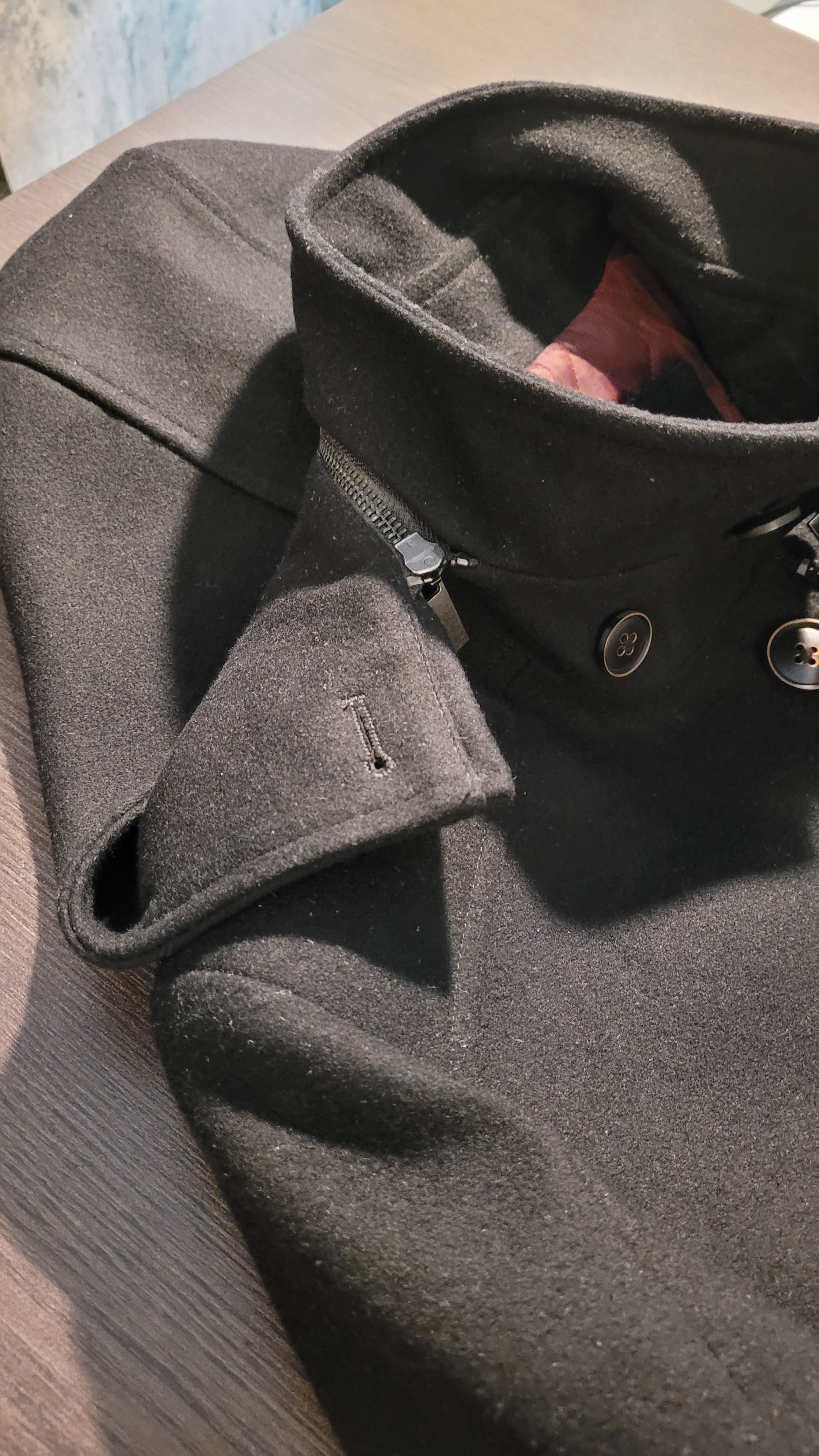 Le Chateau Winter Coat with hoodie size L black - photo 4