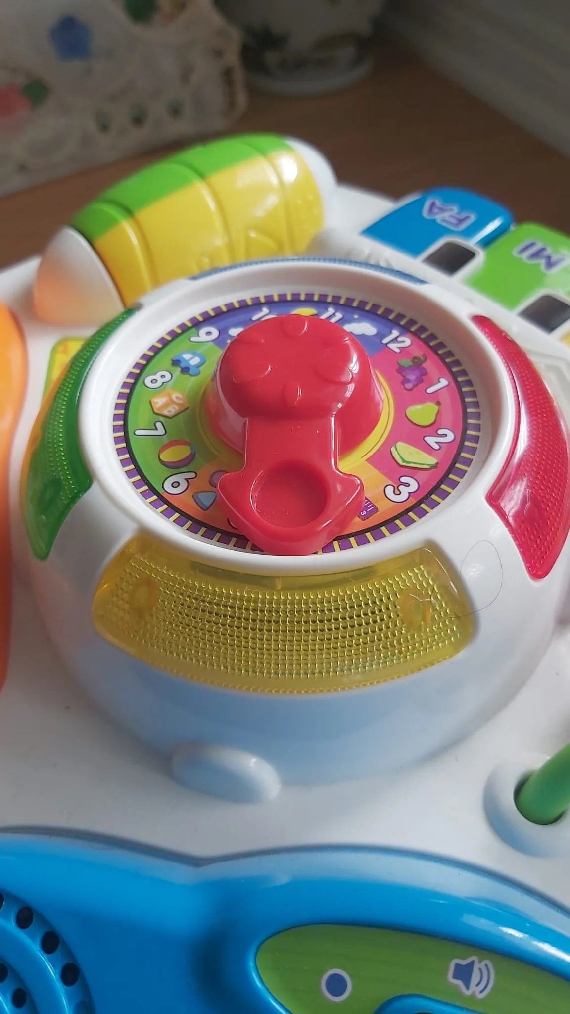 VTech Sit-to-Stand Learn & Discover Table – Mint Condition image indicator(7)