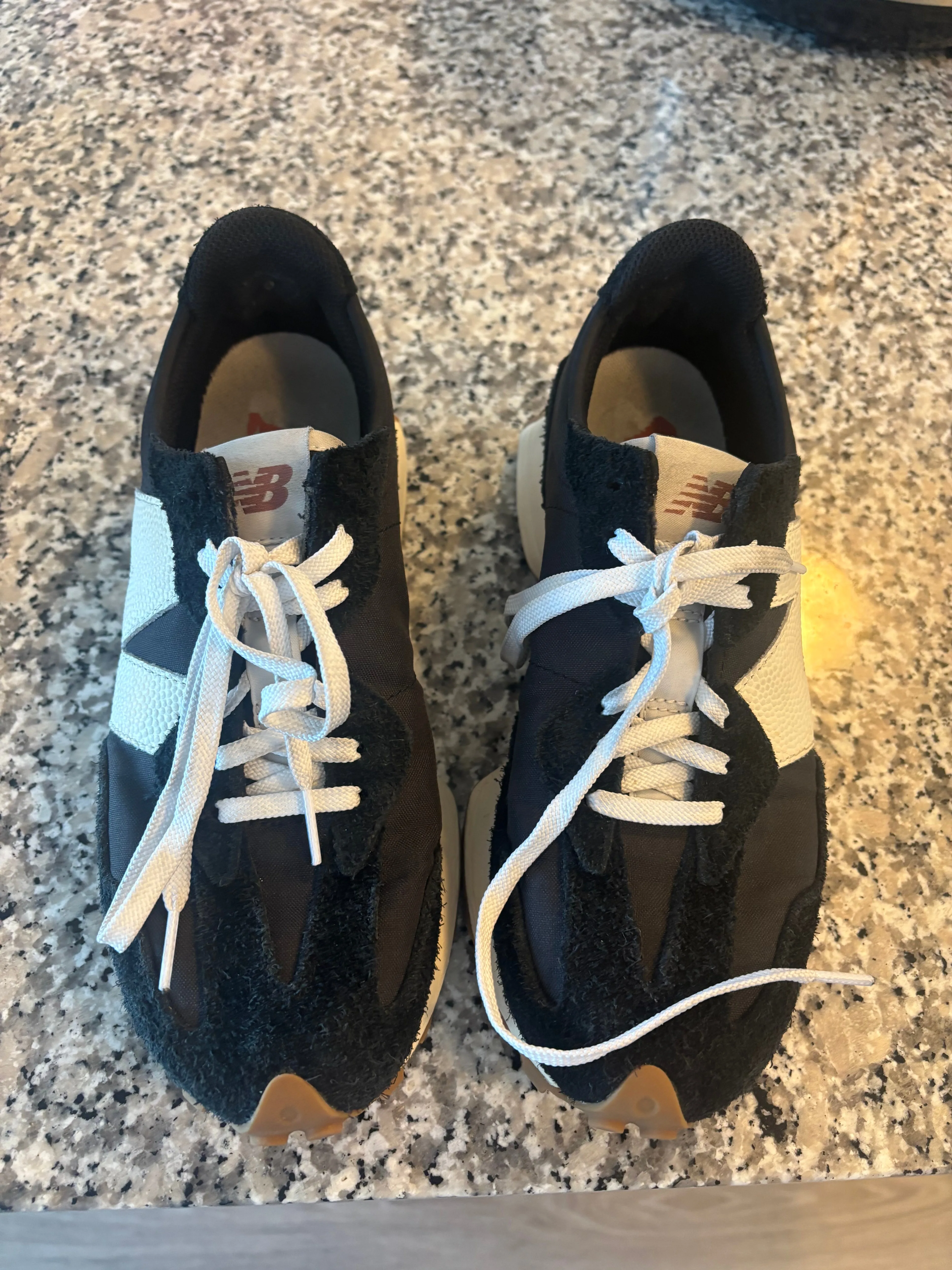 New Balance 327 (Women’s)  WS327BL The Intelligent Choice US 7 image indicator(3)