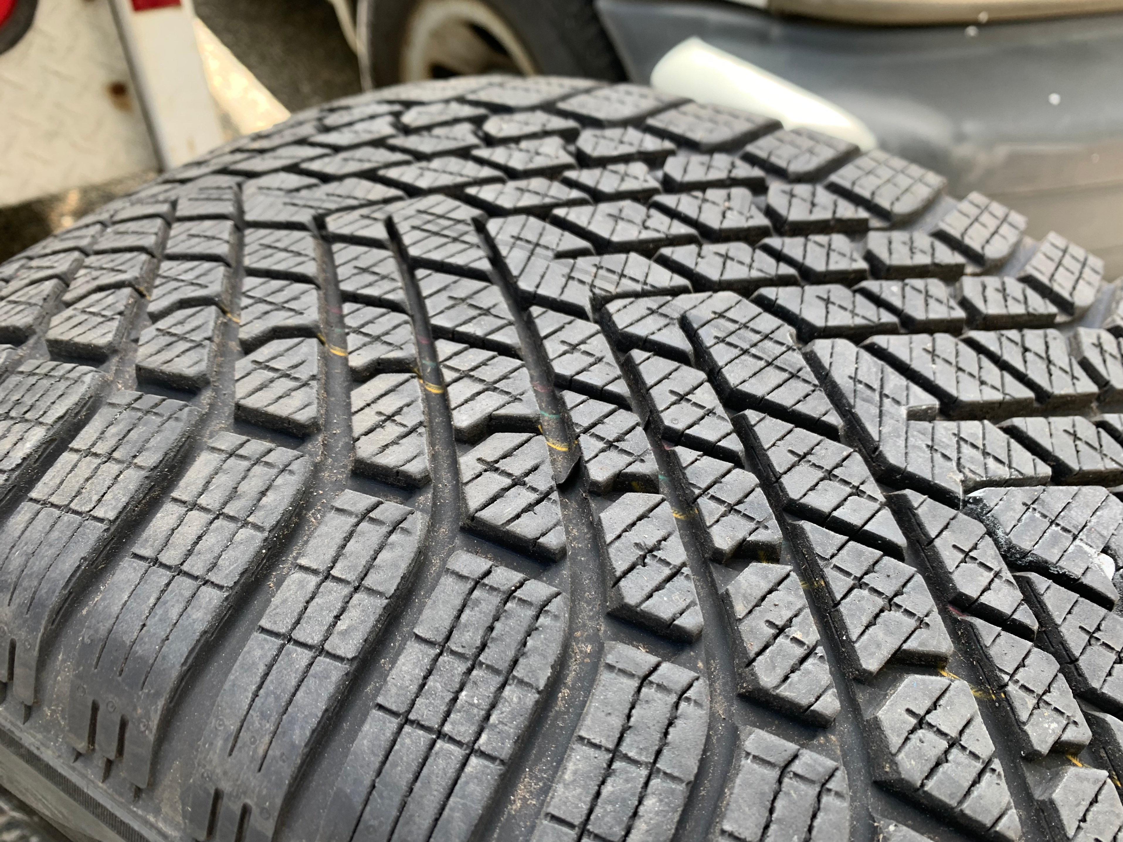 1 x single 285/40/23 111V Pirelli scorpion Winter 2 w 85% tread - photo 4