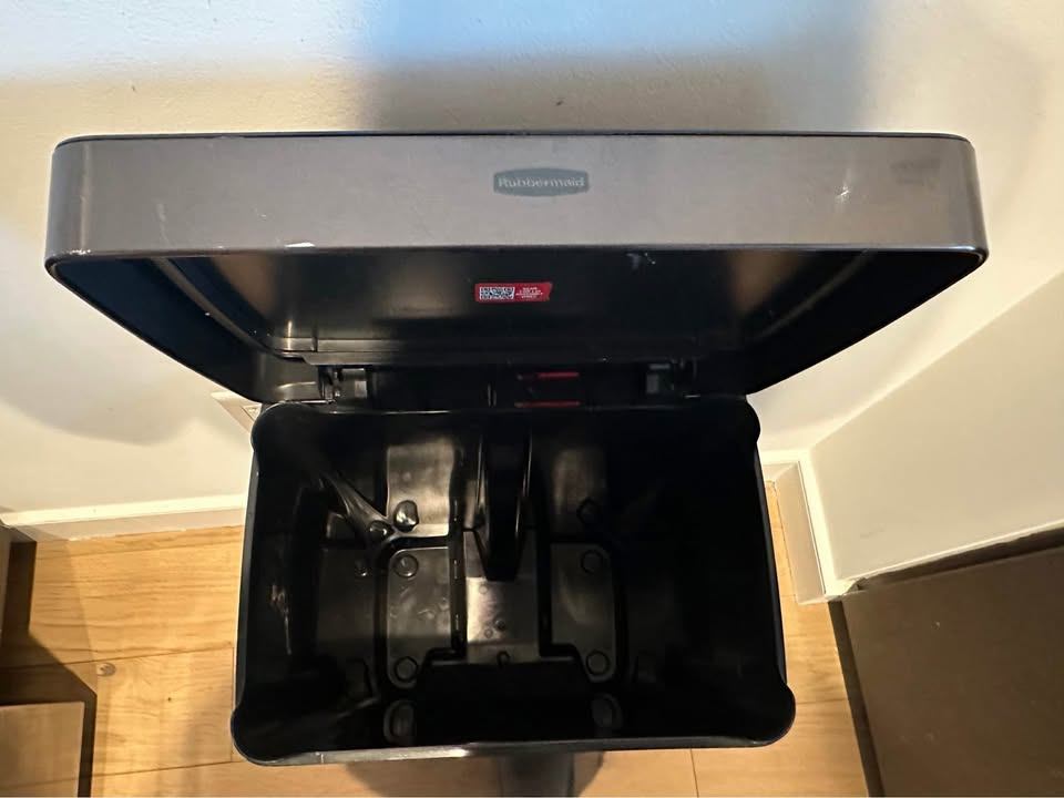 Large Trash Bin - photo 3