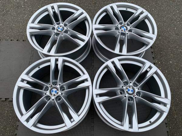 Set of Genuine factory F12 6 series 20" style 373 rims as New - photo 2