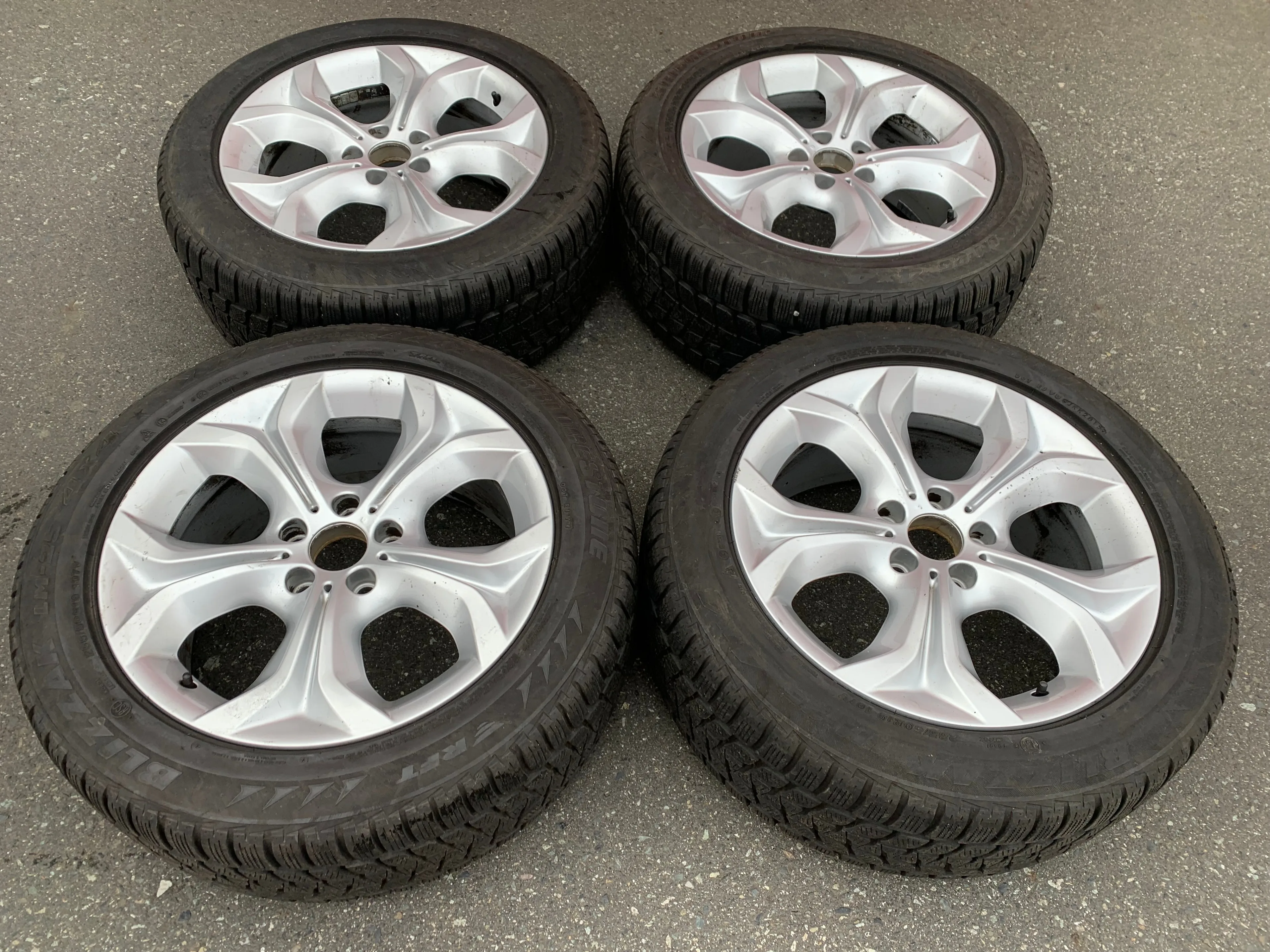 Set of Factory BMW 19" X5 E70 Bridgestone Blizzak winter pkge thumbnail