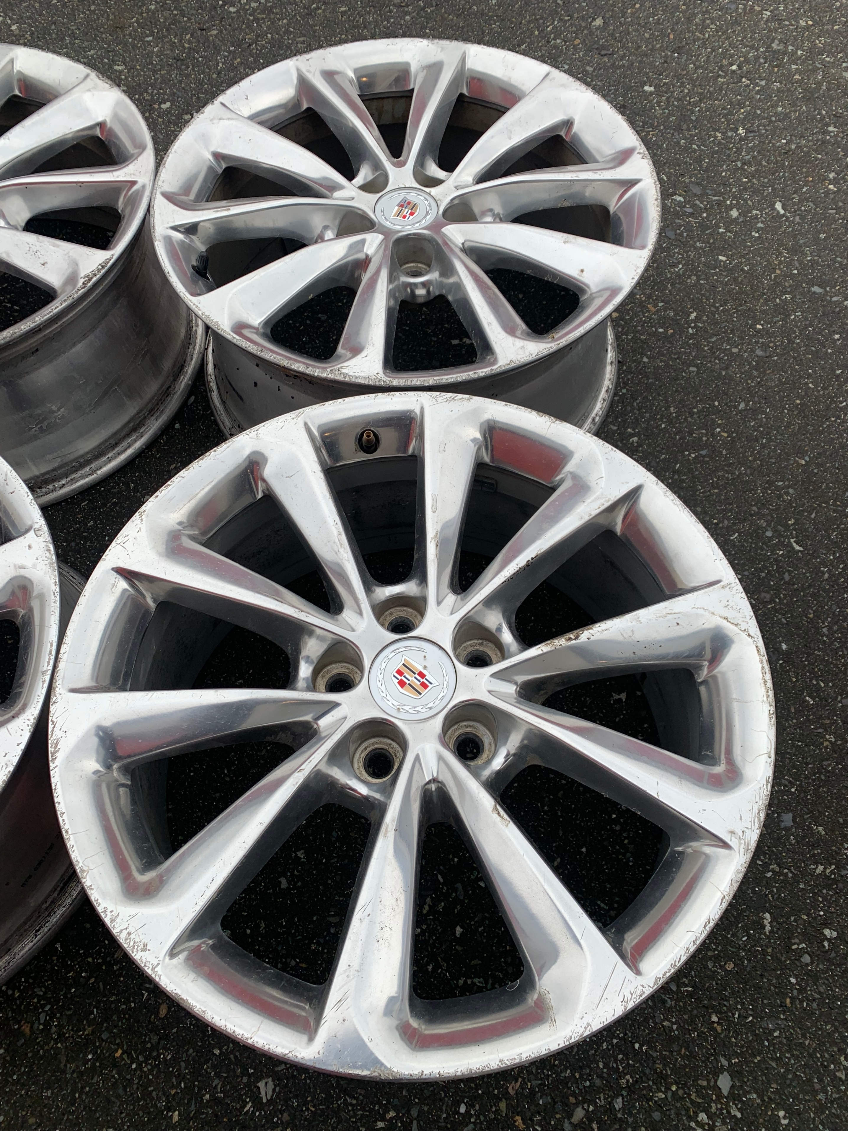 Set of 19X8.5 ET39 Cadillac XTS 2013-2017 wheels good used cond - photo 3