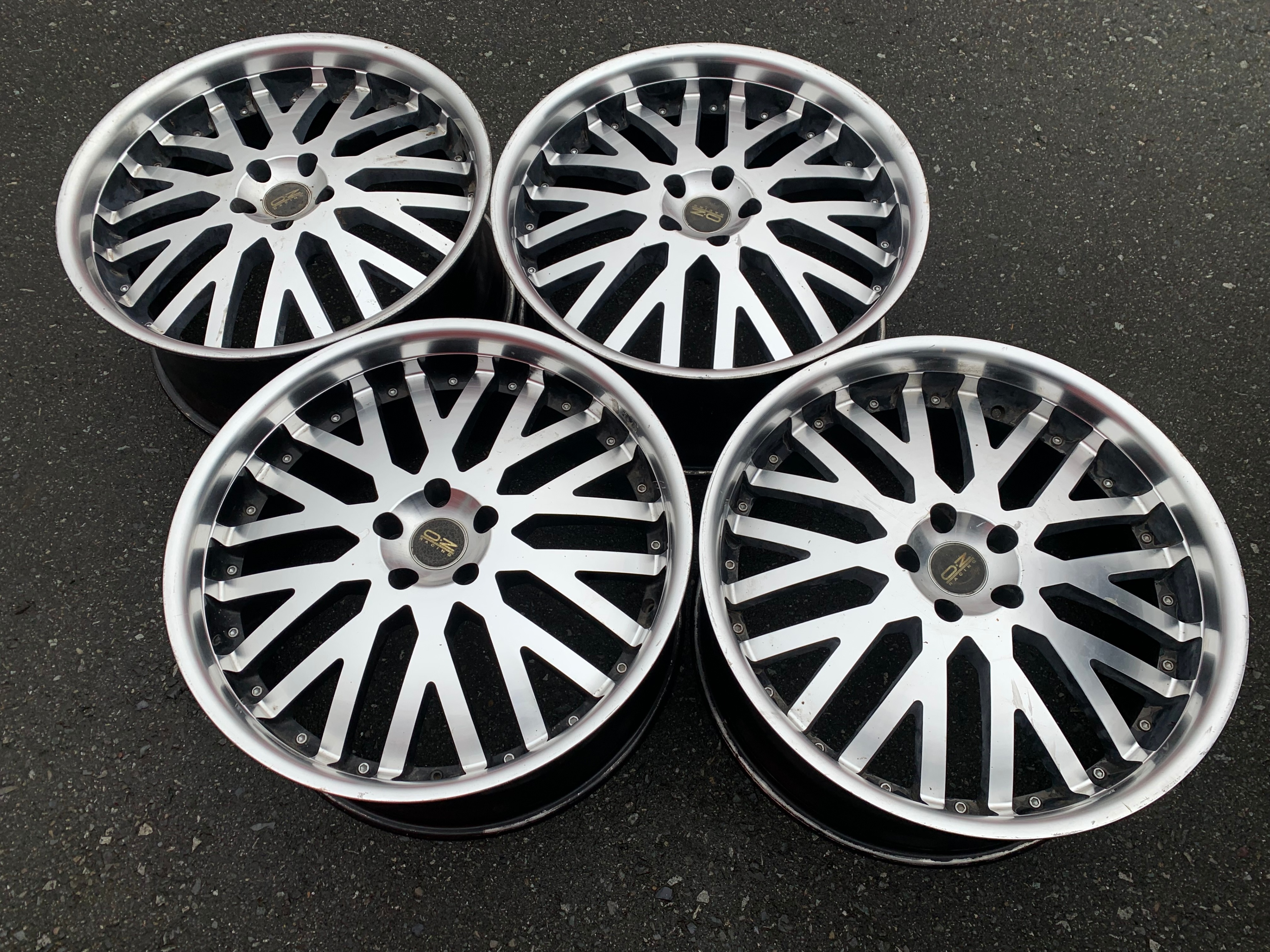 Set of NICE Aftermarket 22" rims Range Rover Honda ridgeline
