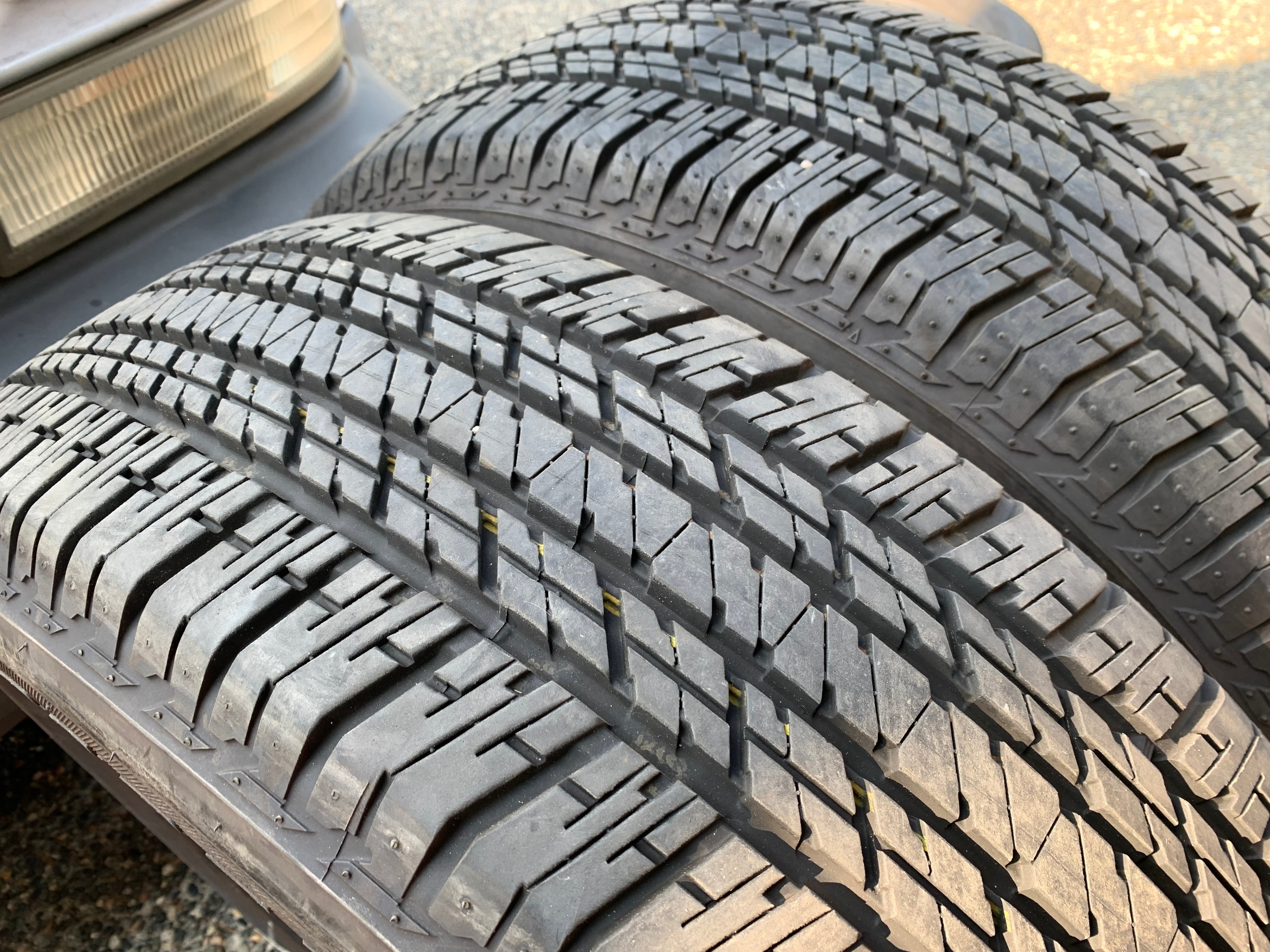 Pair of 245/60/20 M+S bridgestone Dueler HT 684 II wit 90% tread - photo 3