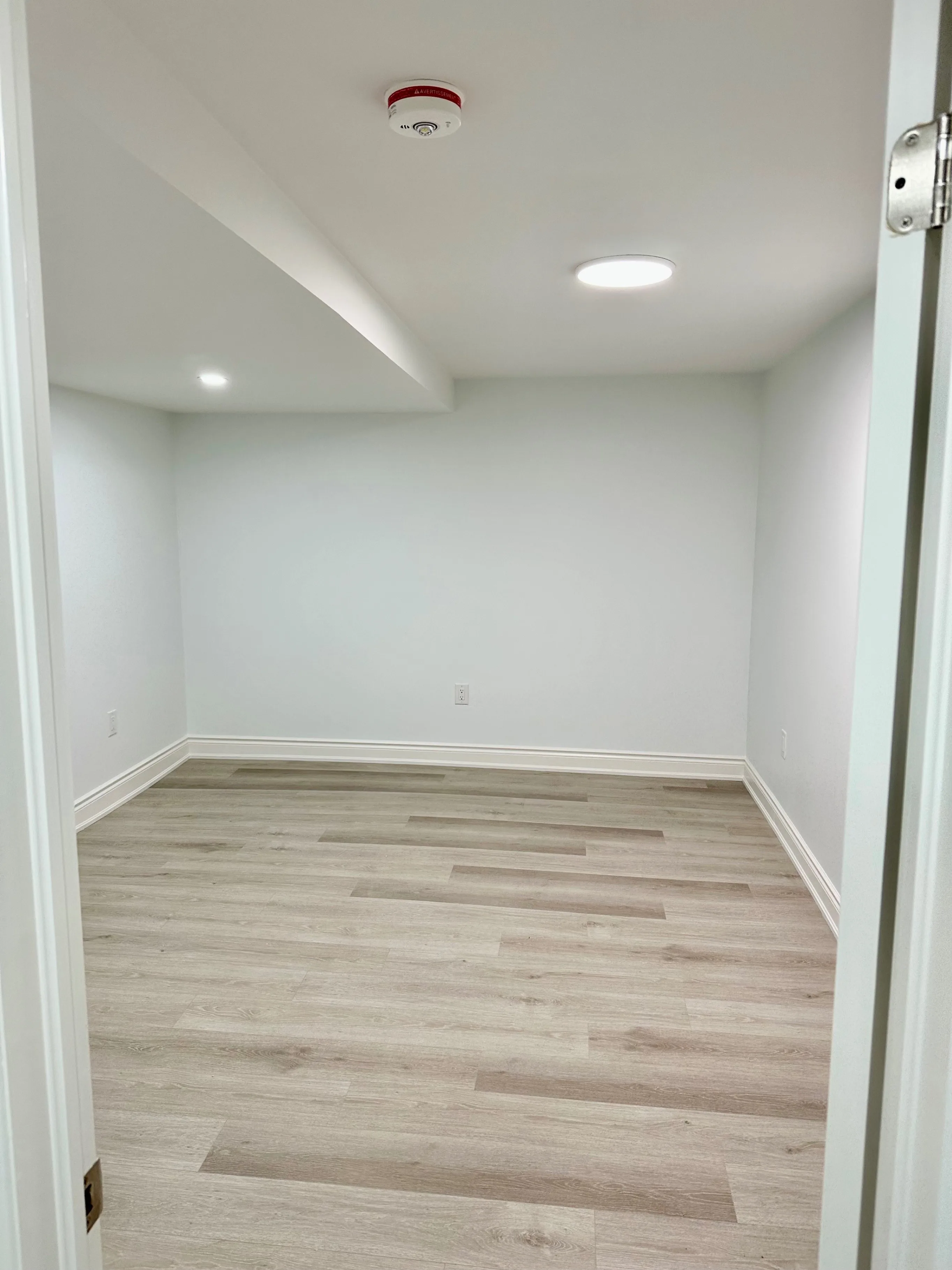 2 Beds 1 Bath Basement for Rent image indicator(2)