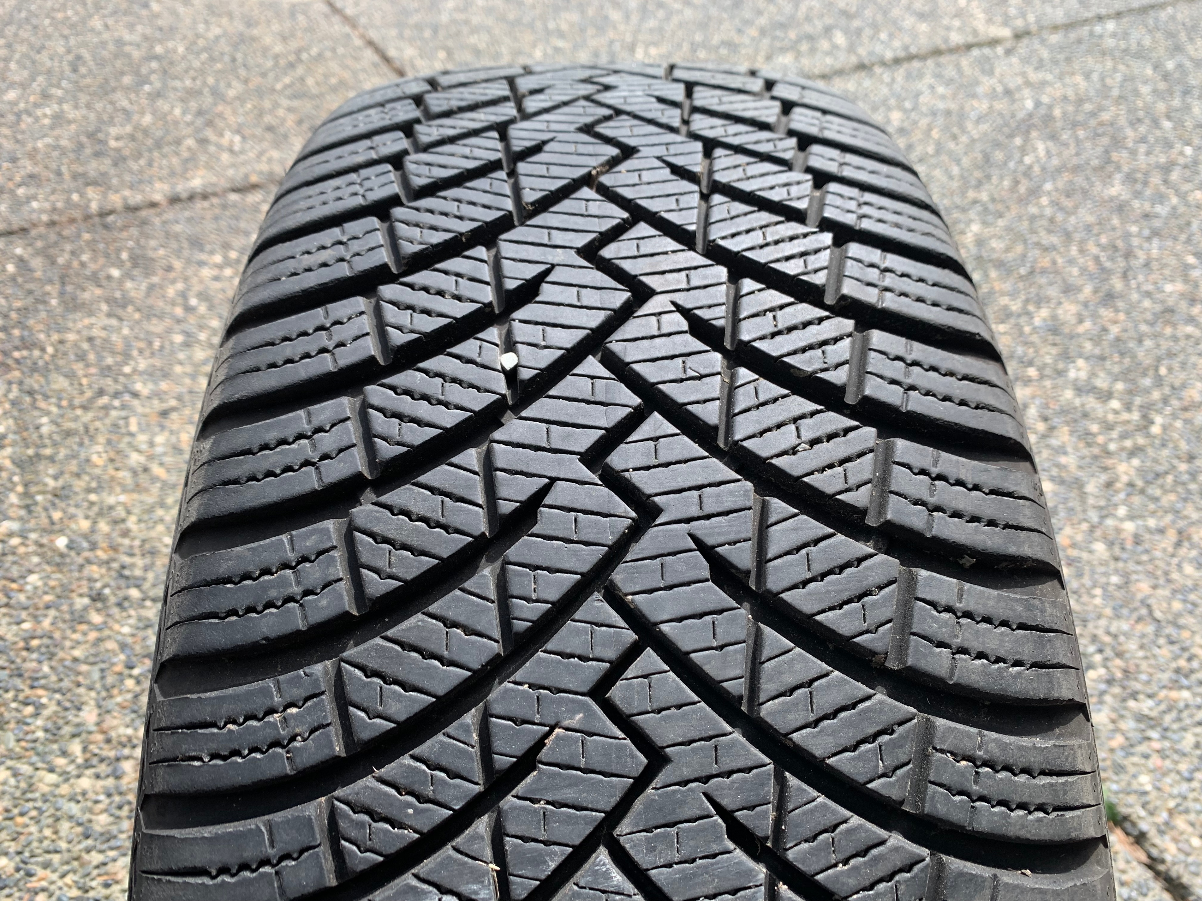 1 X single 245/50/20 Pirelli scorpion weather active Like new - photo 3