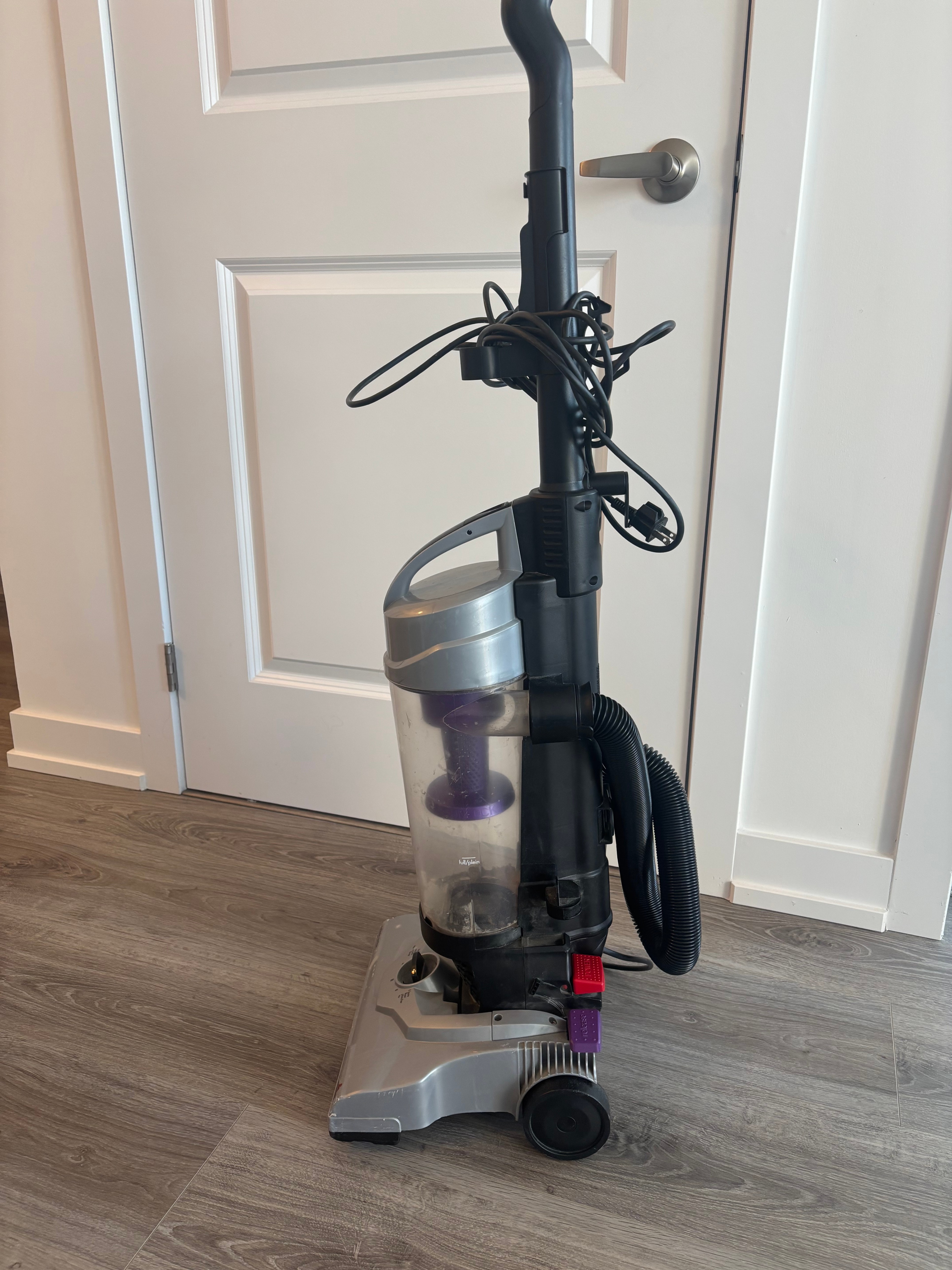 BISSELL AeroSwift Turbo Upright Vacuum — Bagless, Works Great - photo 3