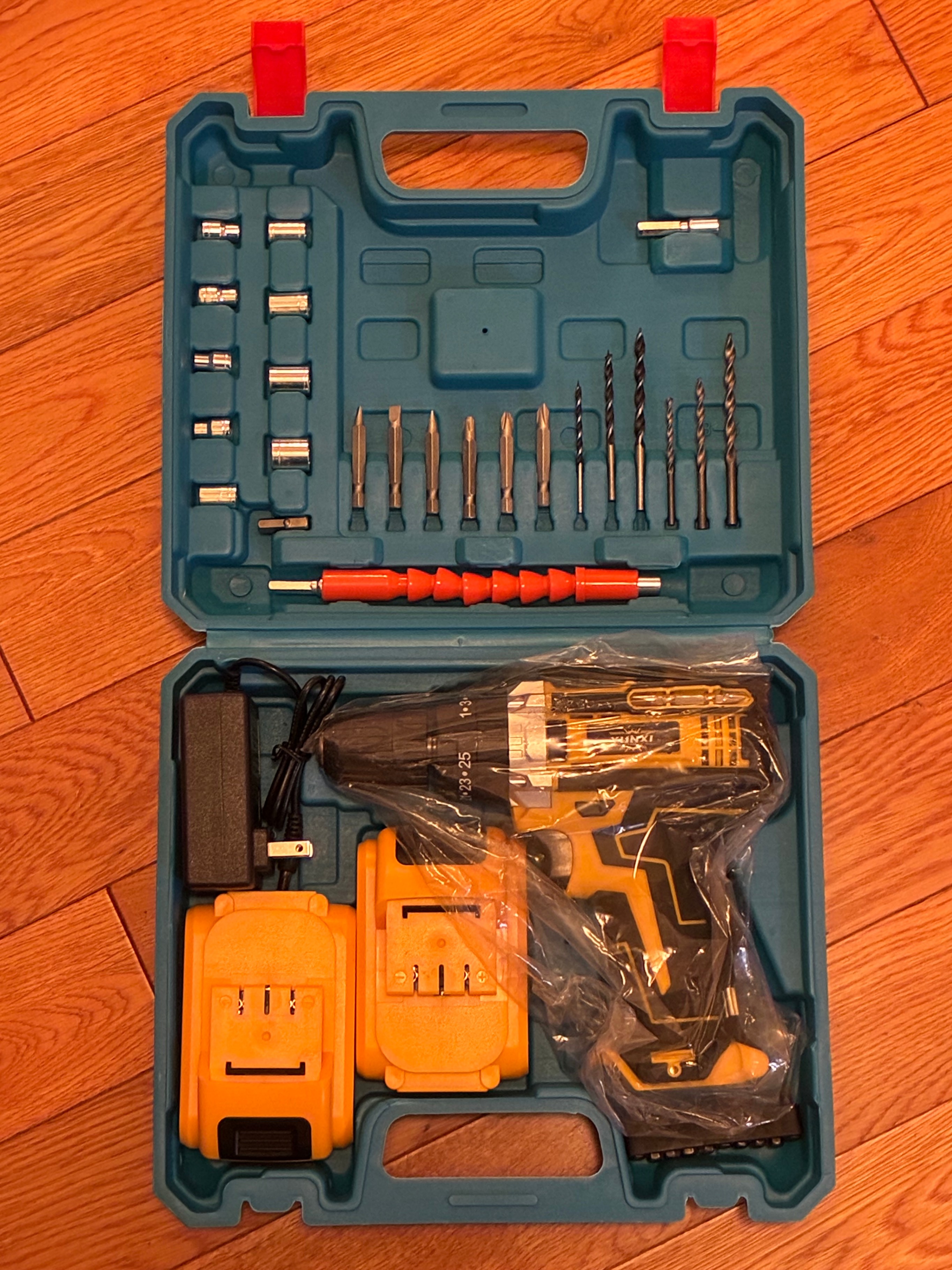 YUNXI Lithium Electric Drill Set with 2 Li-Ion Batteries, new